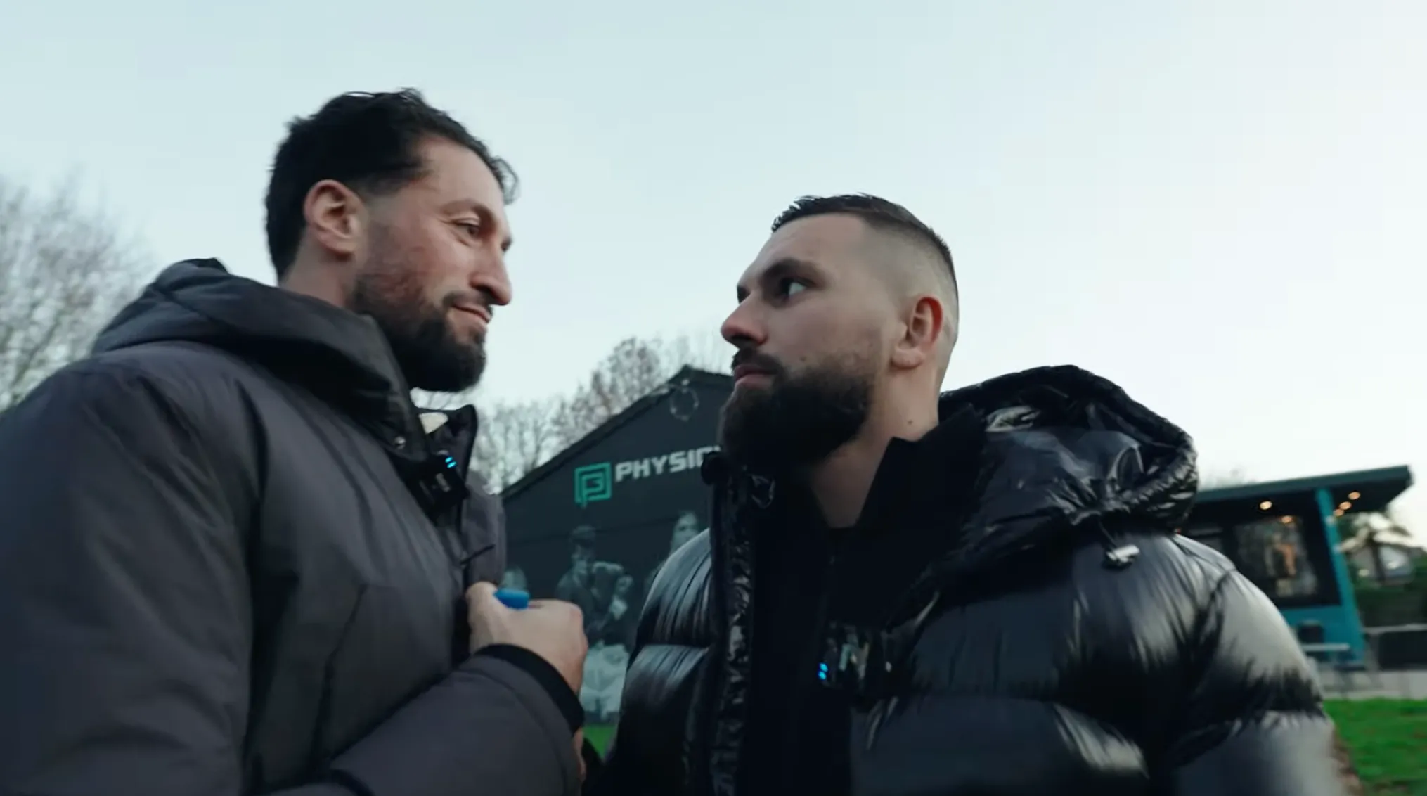 Kosso gaat de ring in met Jamal Ben Saddik en doet hem een belofte: "Als je van Rico Verhoeven wint..."