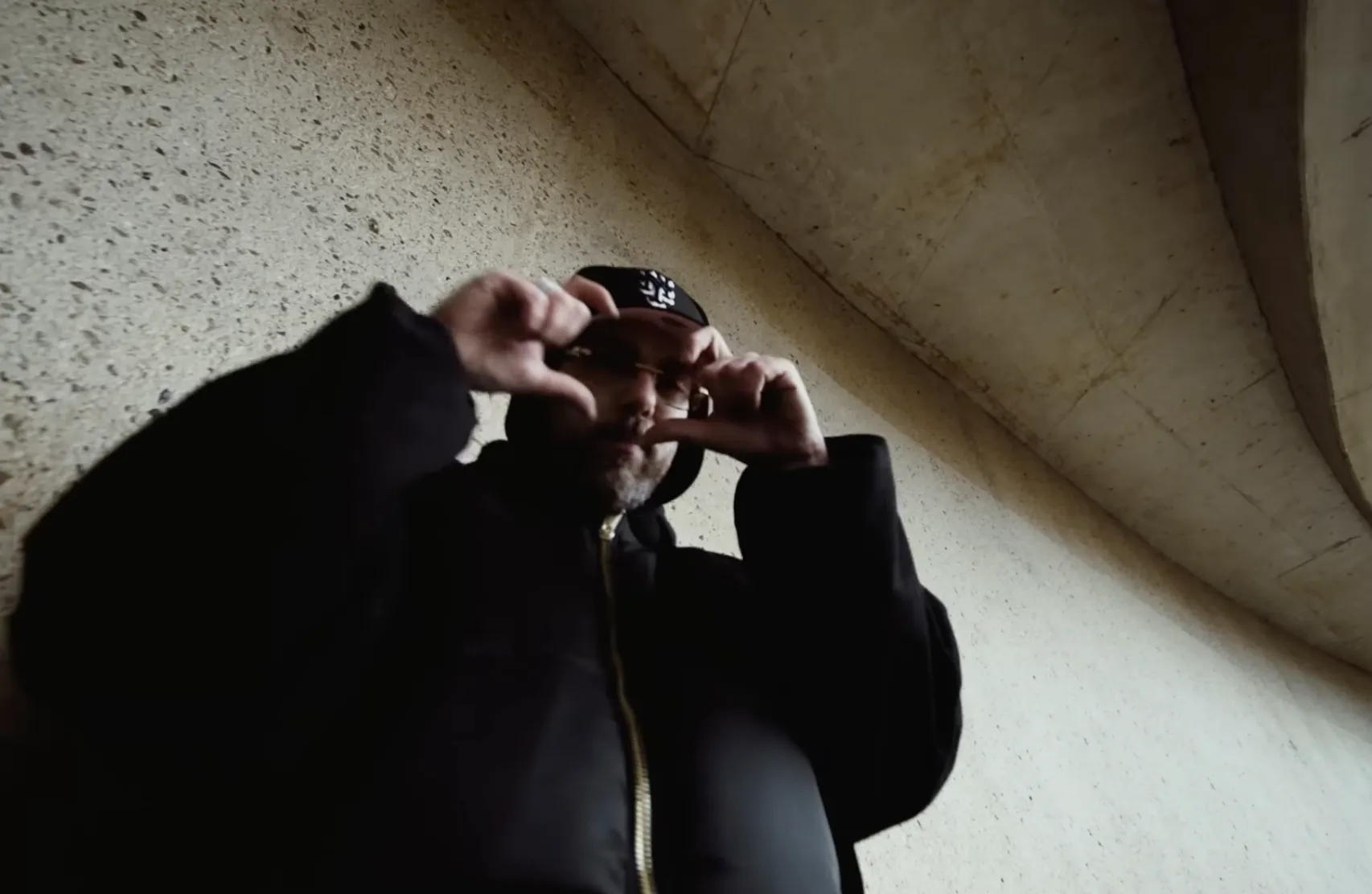 Murda opent zijn jaar met SEVGI video