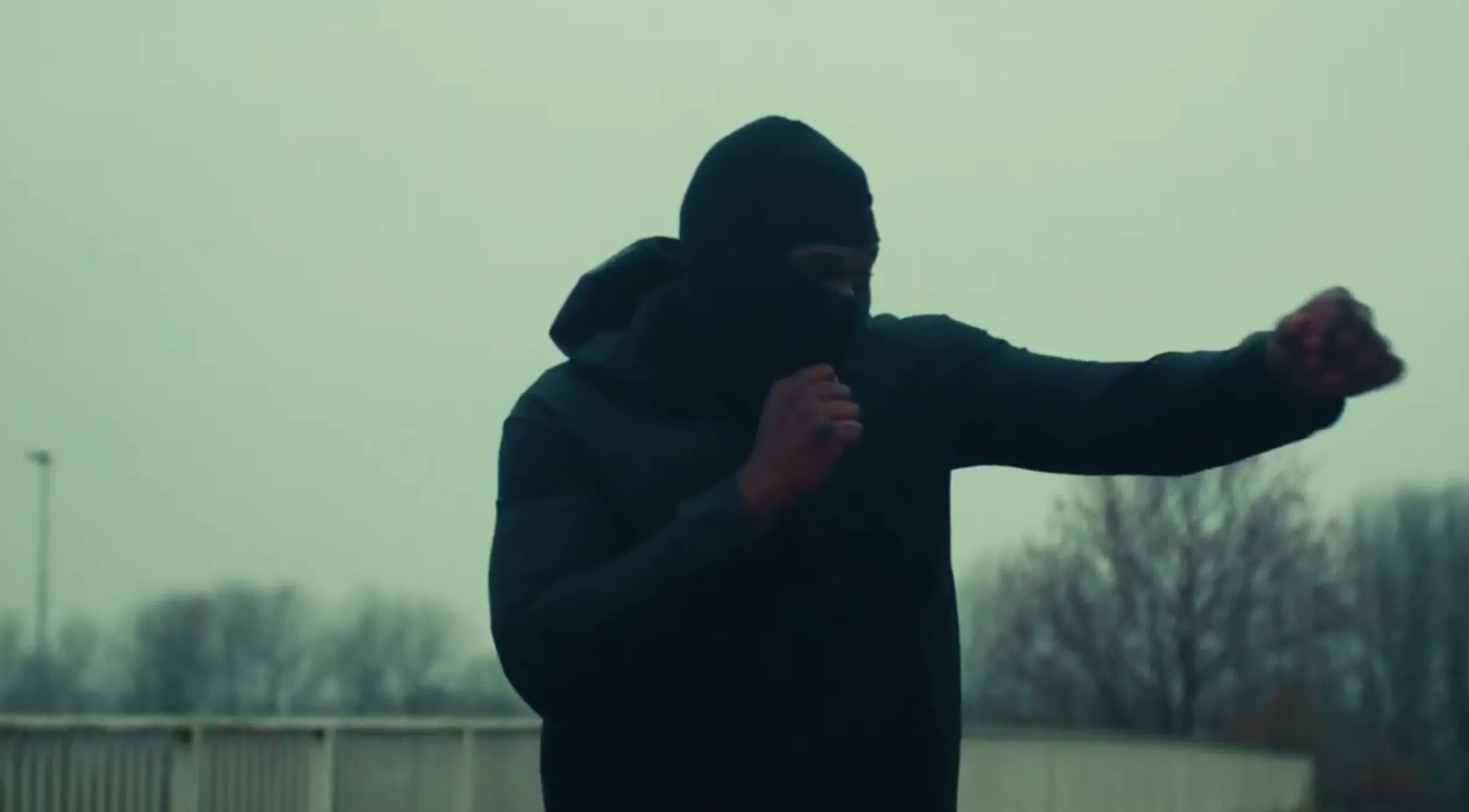 Cité neemt plaats bij de psycholoog in DSI video: "Bijt in je oor als Suarez"