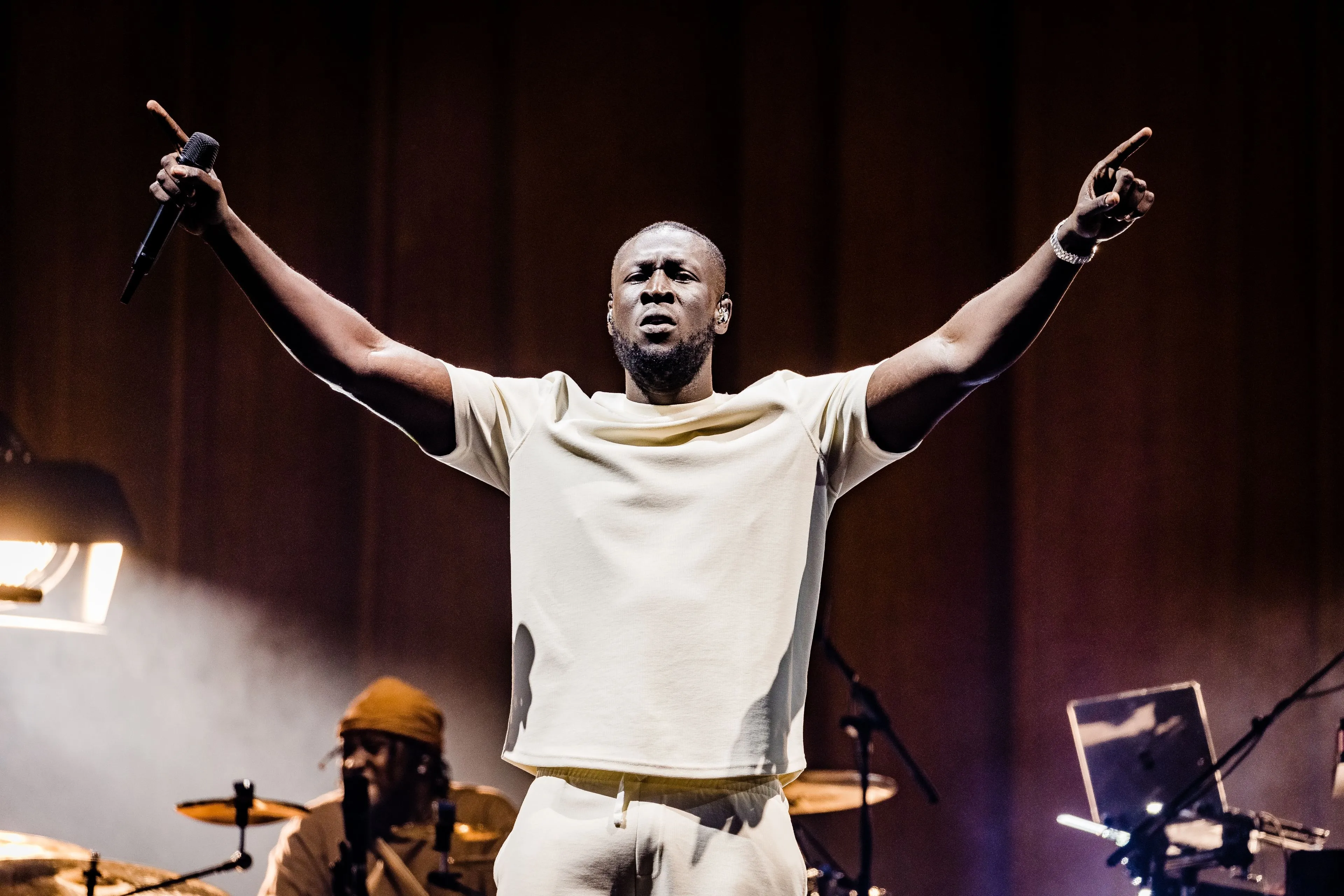 Stormzy verliest rijbewijs nadat undercover agent hem betrapt op reeks overtredingen in zijn Rolls Royce