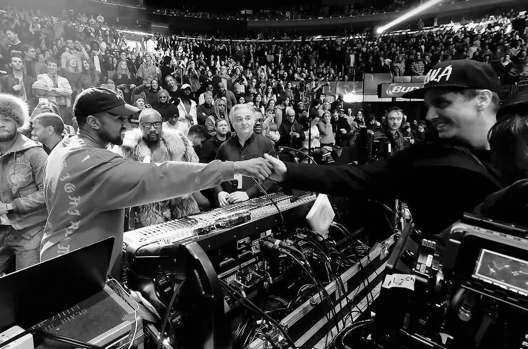 Kanye West teaset Vultures The Movie en reünie met Mike Dean voor Bully album