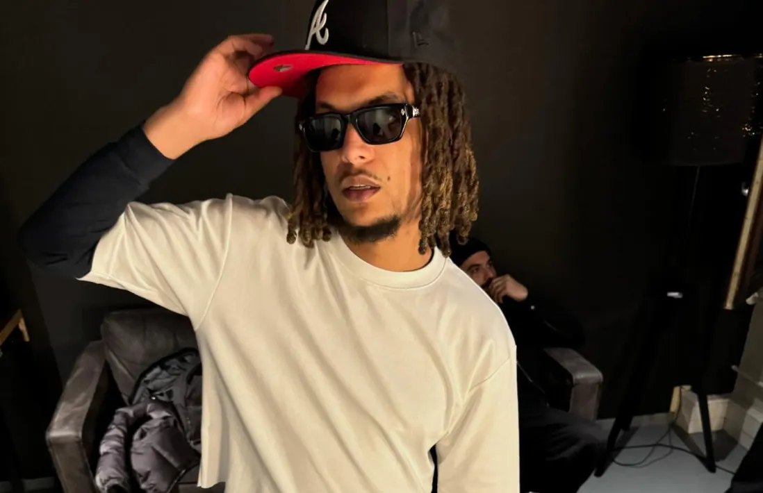 Ronnie Flex laat levenslange droom uitkomen: "Een van de mooiste momenten van mijn muzikale leven"