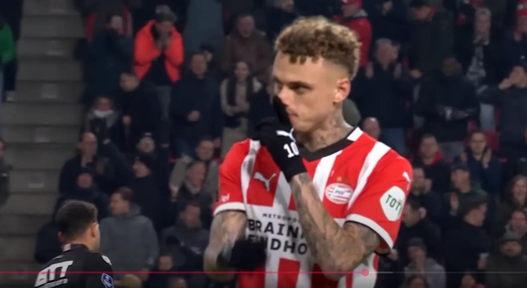 Toen de trainer van Willem II Noa Lang in de basis zag wist hij dat er wat te halen viel bij PSV: “Niet een van zijn fijnste dagen”