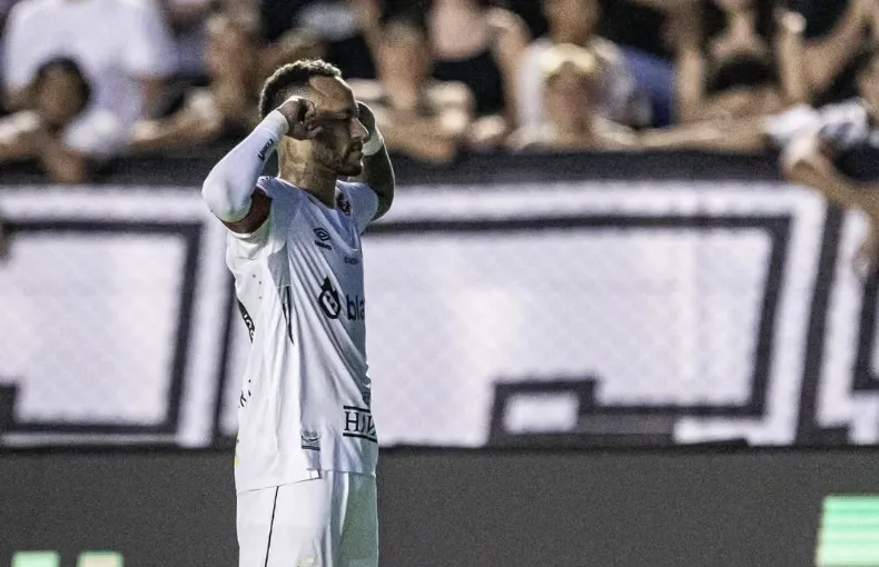 Neymar haalt op geniale wijze zijn gram bij fluitende fans en heeft speciale boodschap voor Memphis Depay