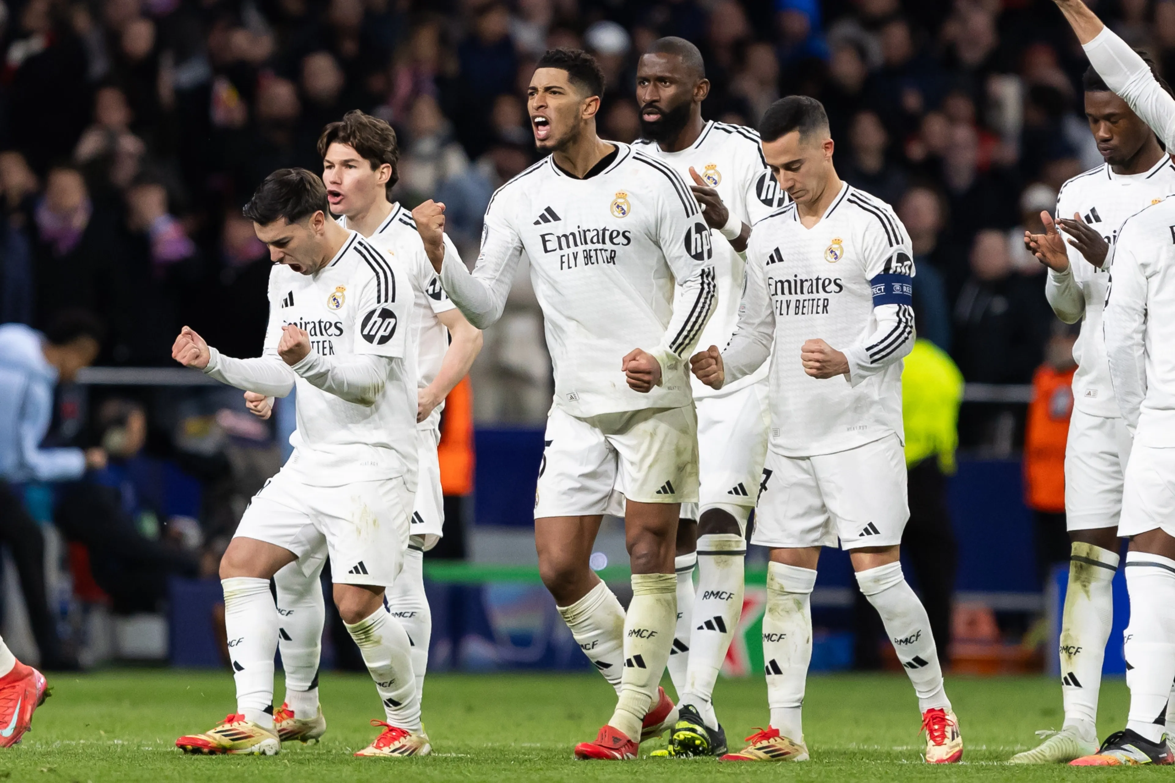 Op hol geslagen Real Madrid-speler reageert na bizarre uitbarsting in El Clásico: "Het spijt me enorm"