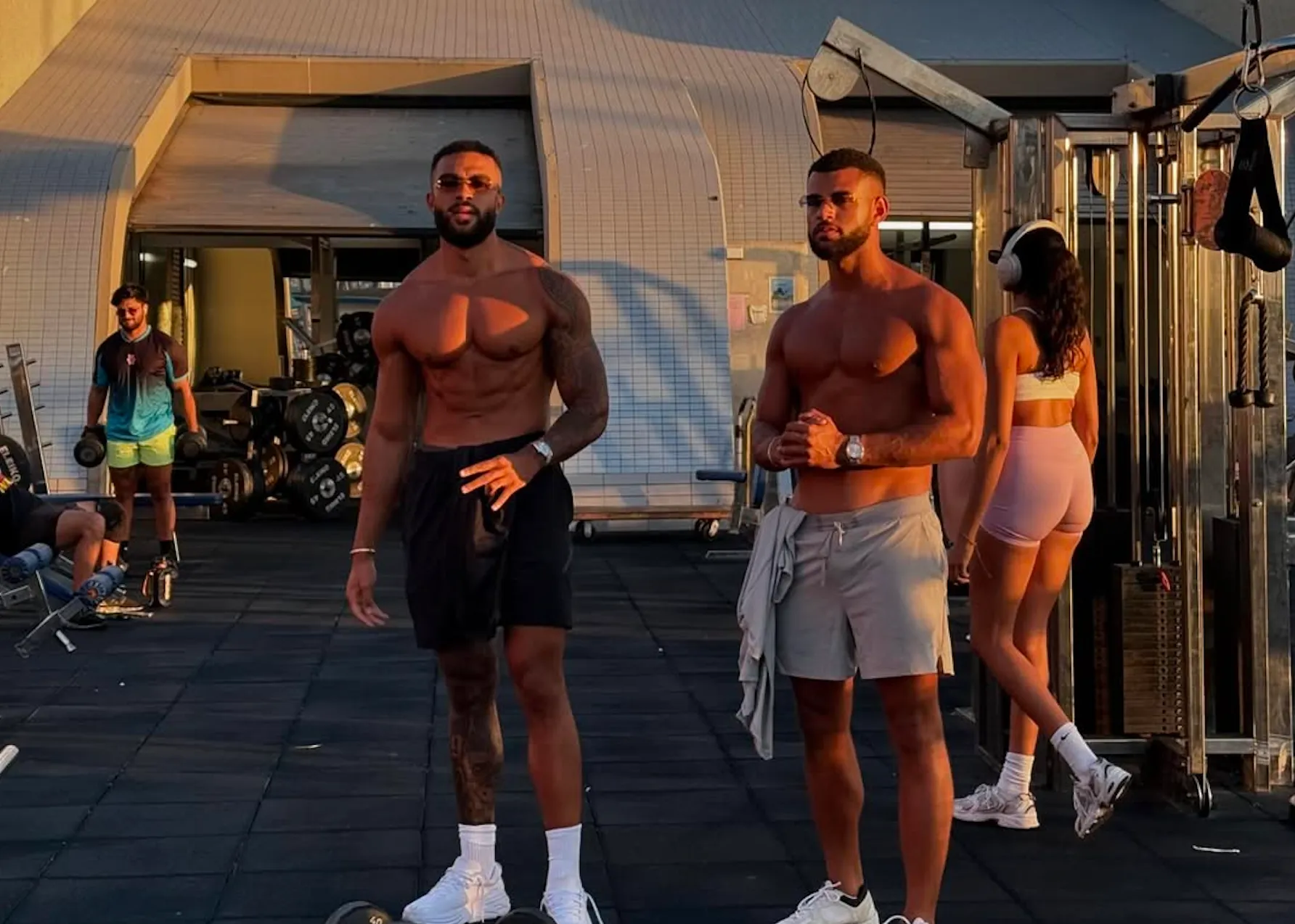 'Juicekanaal deelt opmerkelijke update over Samuel en Ruben Onuha: broers komen vrij met hulp van Ali B'