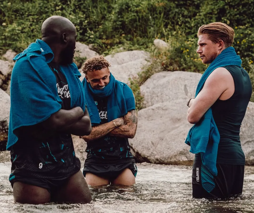 Noa Lang laat aan Italiaanse pers weten nog niet te weten of hij zijn rap carrière mag voortzetten van Napoli