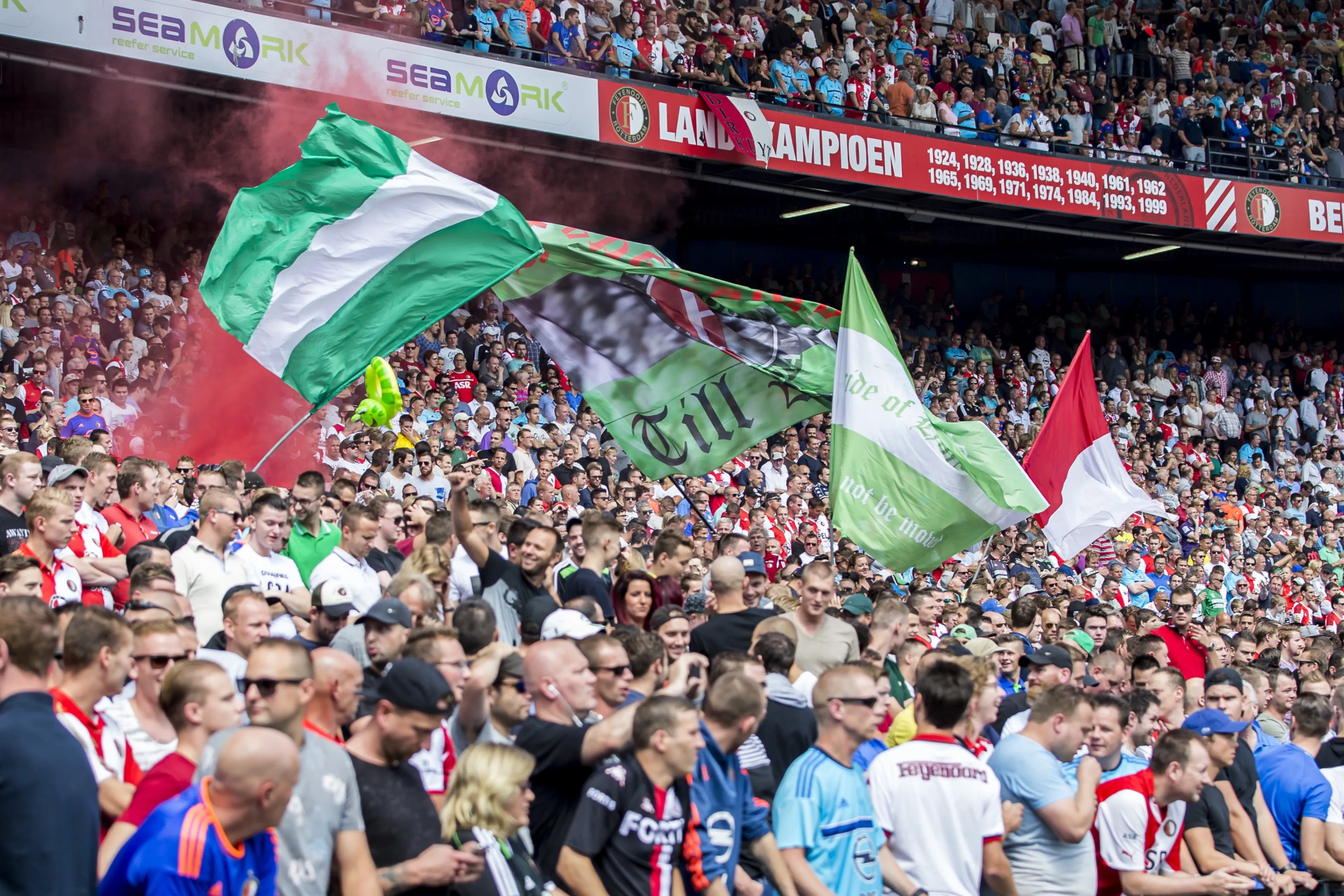 Man vanwege Feyenoordshirt zwaar mishandeld in hartje Amsterdam en loopt daarbij hersenbloeding op
