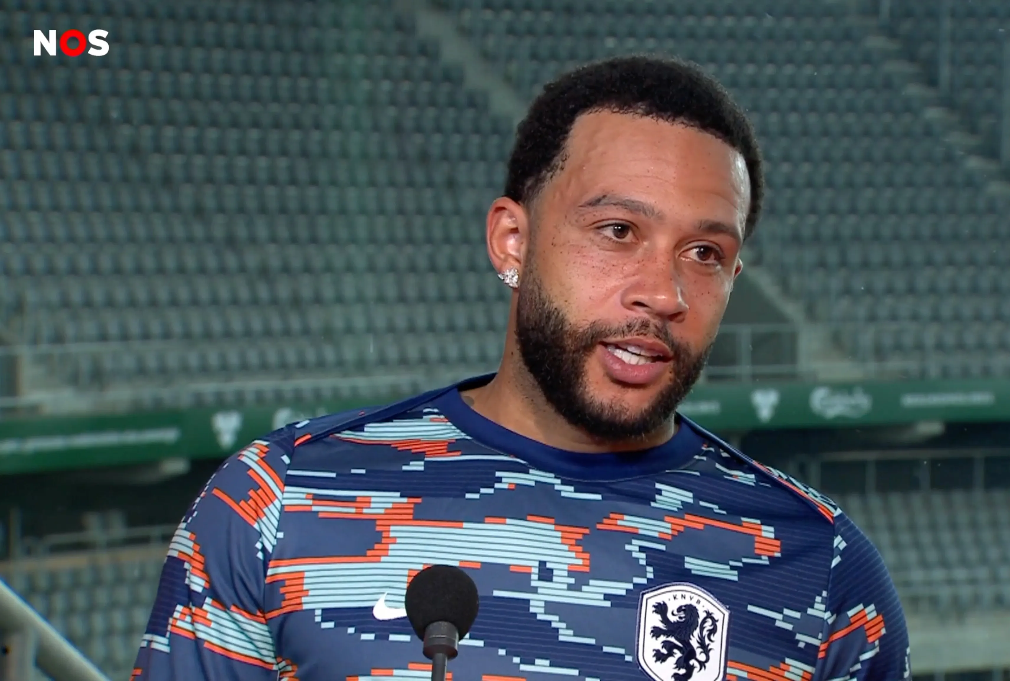 Memphis Depay reageert licht geïrriteerd op discussie over zijn rol in Oranje: "Jullie zijn nog niet van me af"