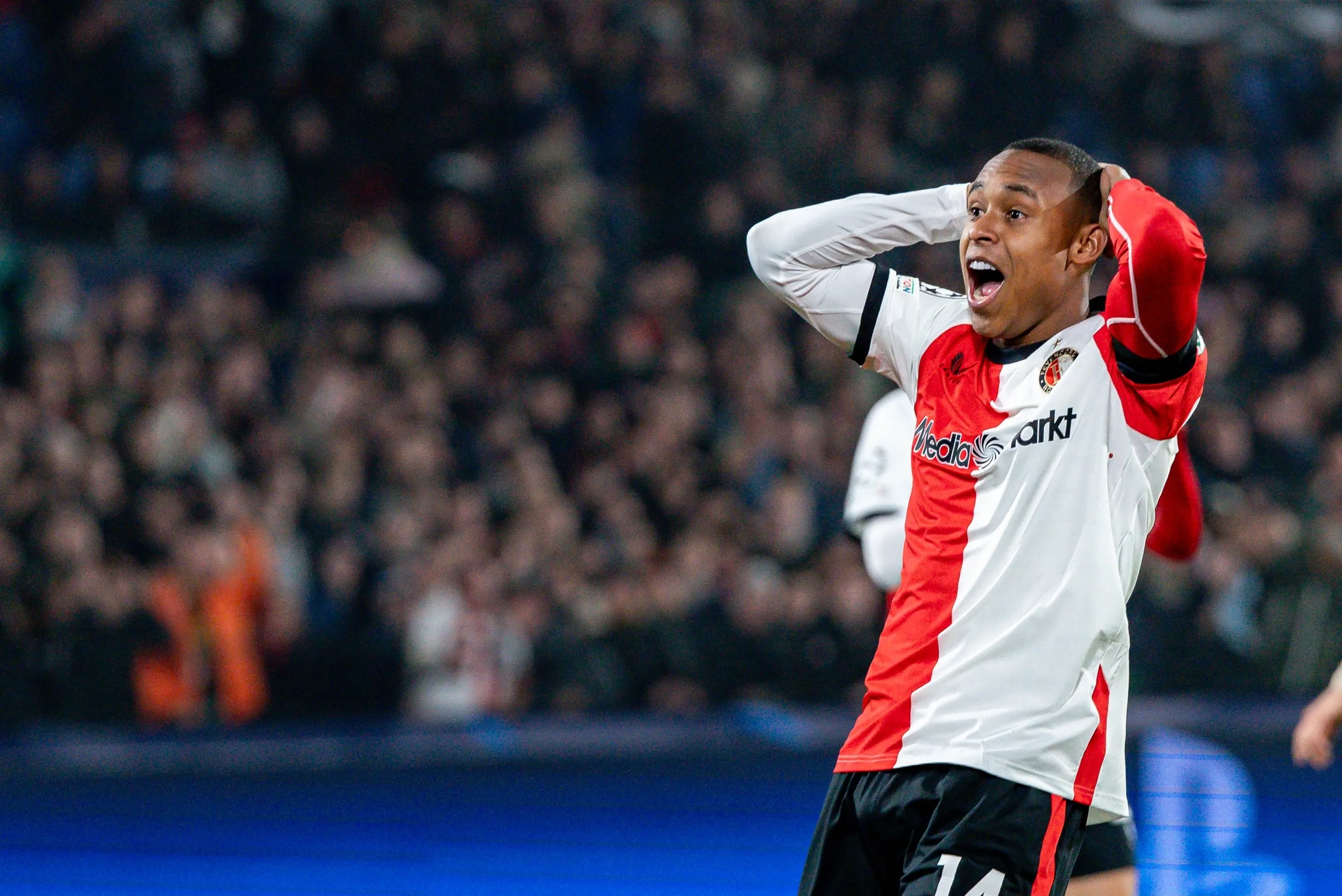 Vader van oud Feyenoordspeler Paixao deelt sneer uit naar Noa Lang
