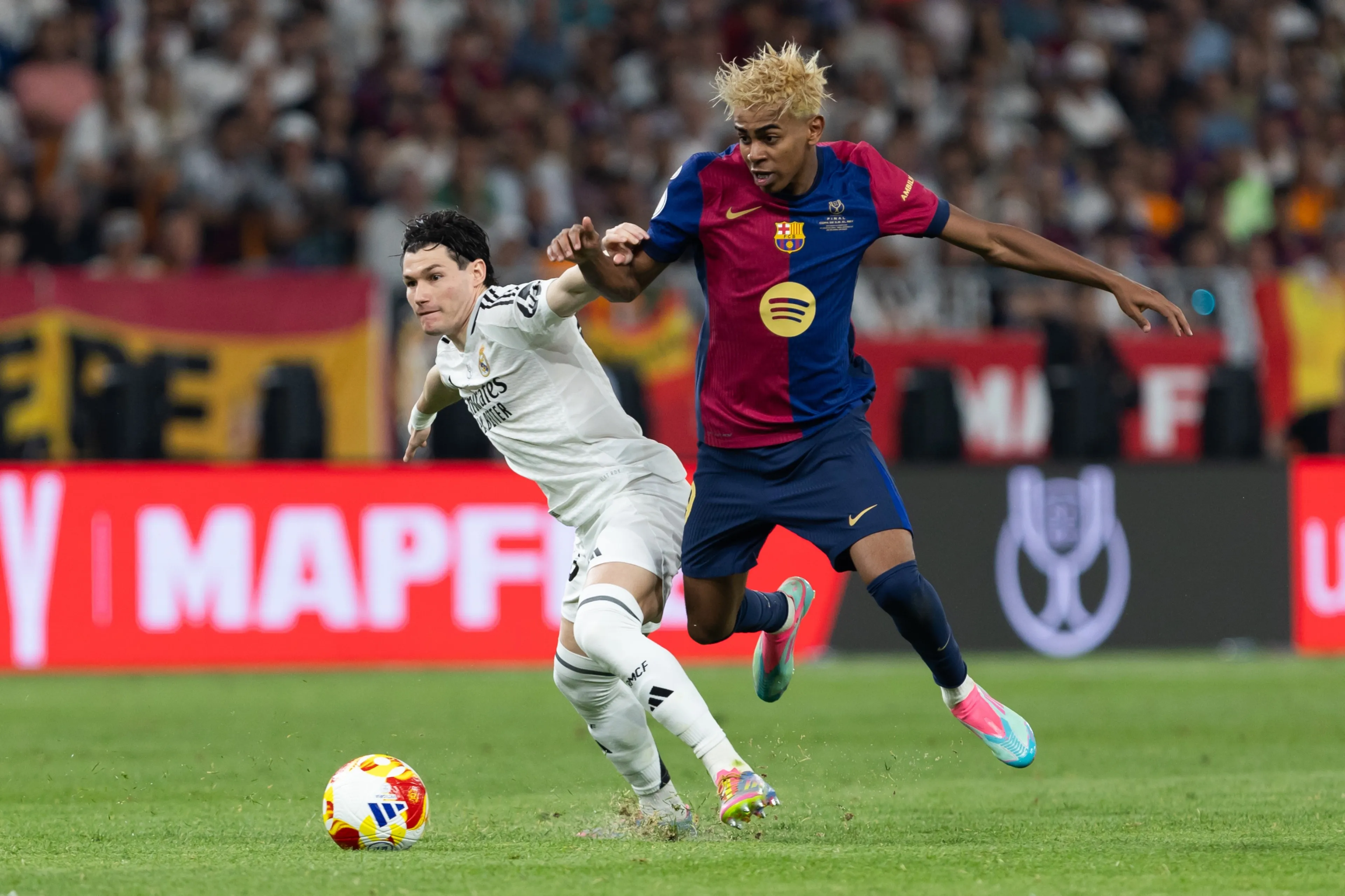 Houding van Barça speler Lamine Yamal zorgt na overwinning van Real Madrid voor veel commotie op het veld