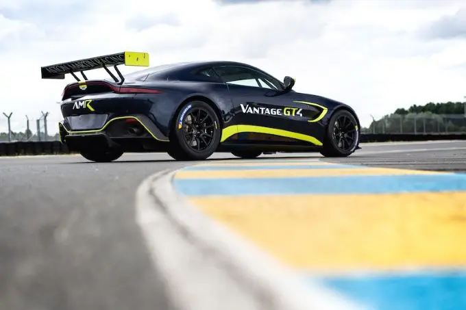 vantage gt4 1