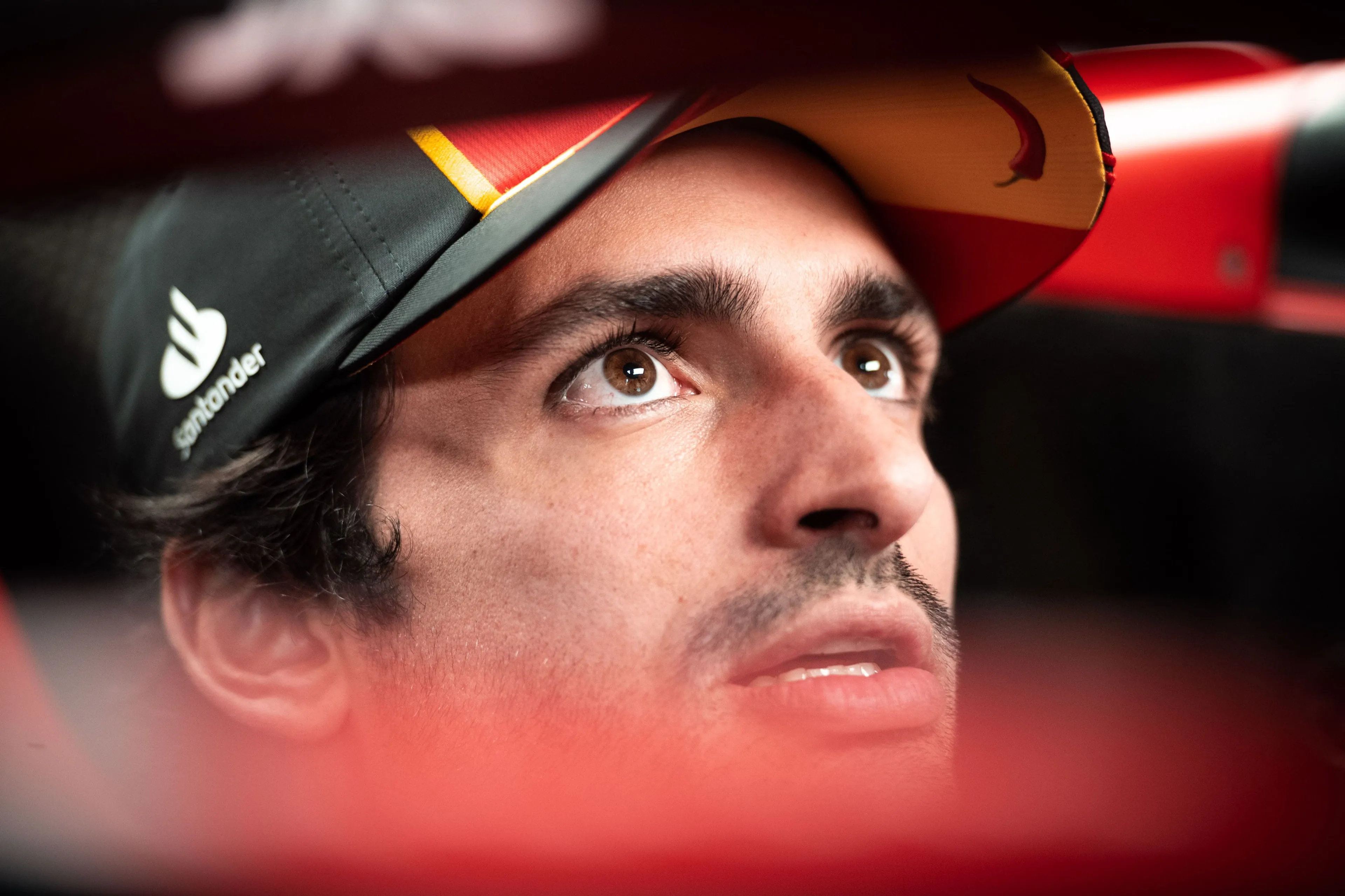 WATCH: Terrifying Scenes As Sainz Drives Over A Loose Manhole Cover In Las Vegas