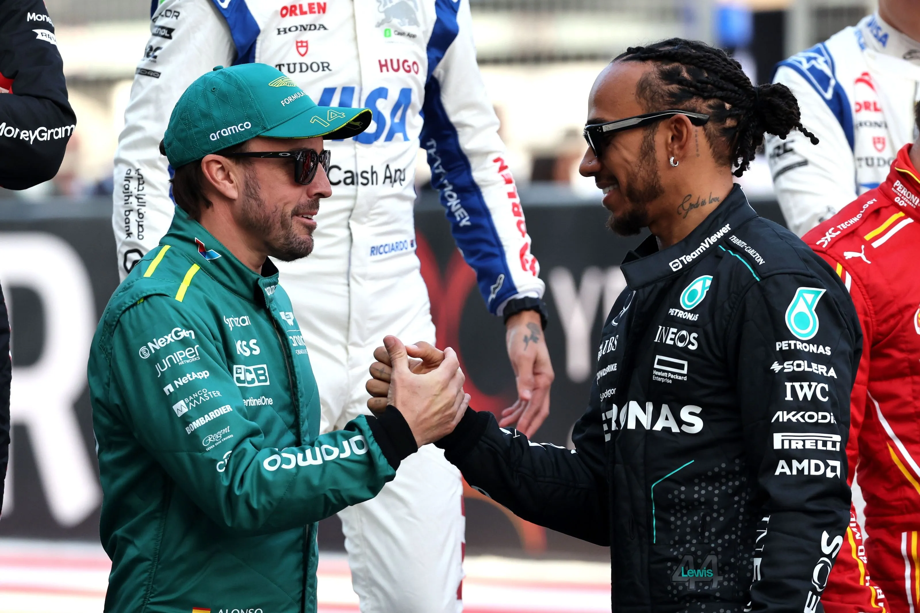 Hamilton Shares Sincere Opinion On Alonso's Contract With Aston Martin