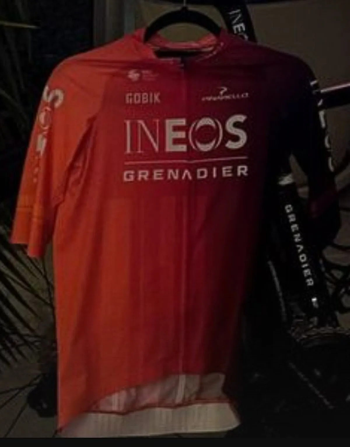 Kontroverse - Egan Bernal lässt möglicherweise das 2024-Trikot der INEOS Grenadiers durchsickern und löscht seine Instagram-Story