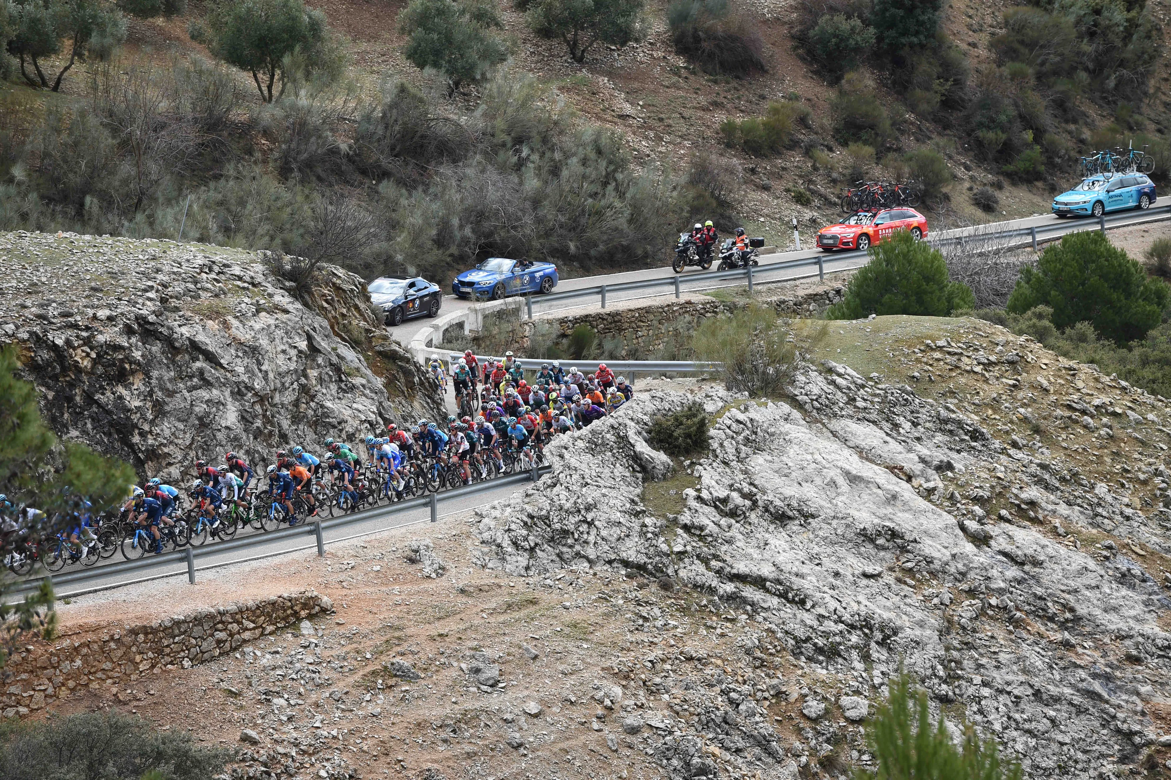 UCI führt neue Regeln und härtere Strafen ein, um die Sicherheit im Rennsport zu erhöhen