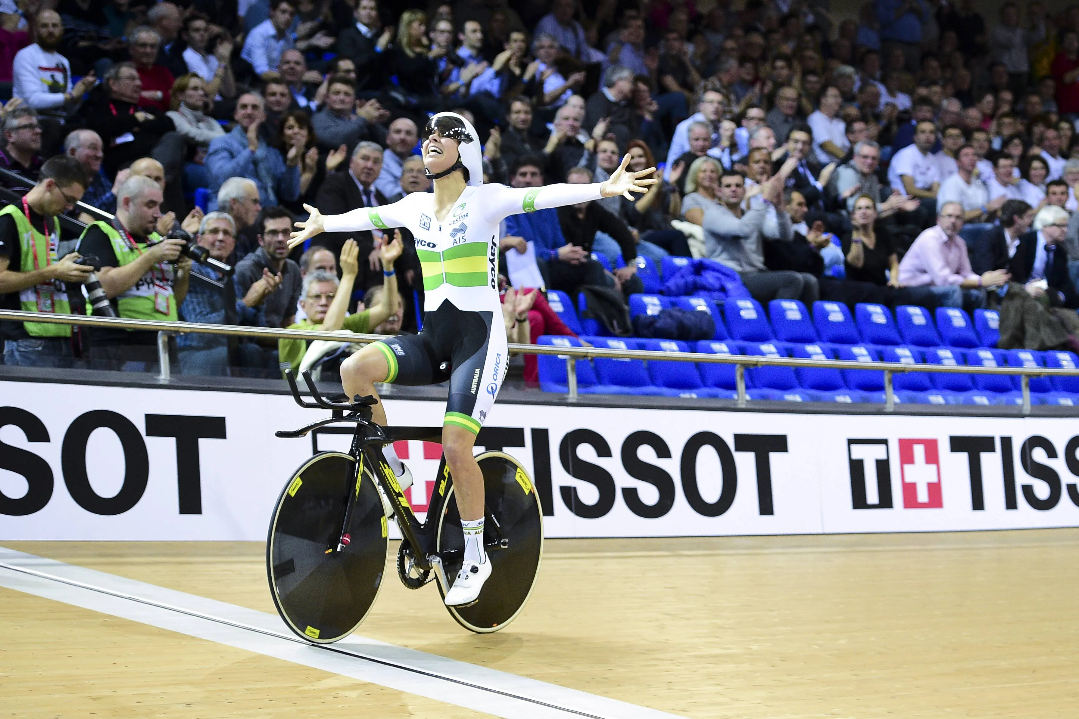 Schweigeminute vor den australischen Meisterschaften im Straßenrennen der Frauen nach dem Tod von Melissa Hoskins