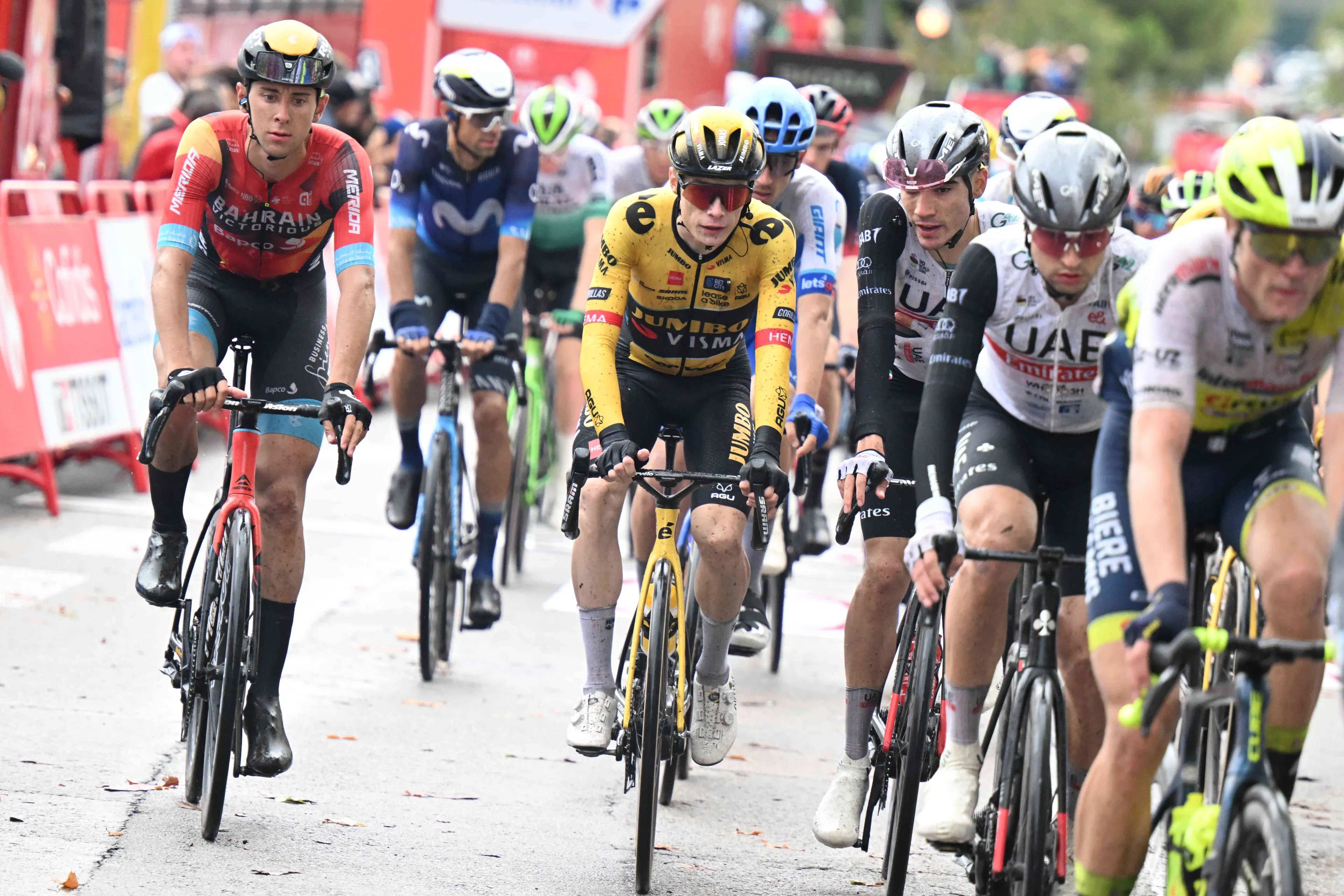 "Sie sind kein Zaubertrank" - Mathieu Heijboer von Visma spielt die Verwendung der umstrittenen Ketone durch sein Team herunter