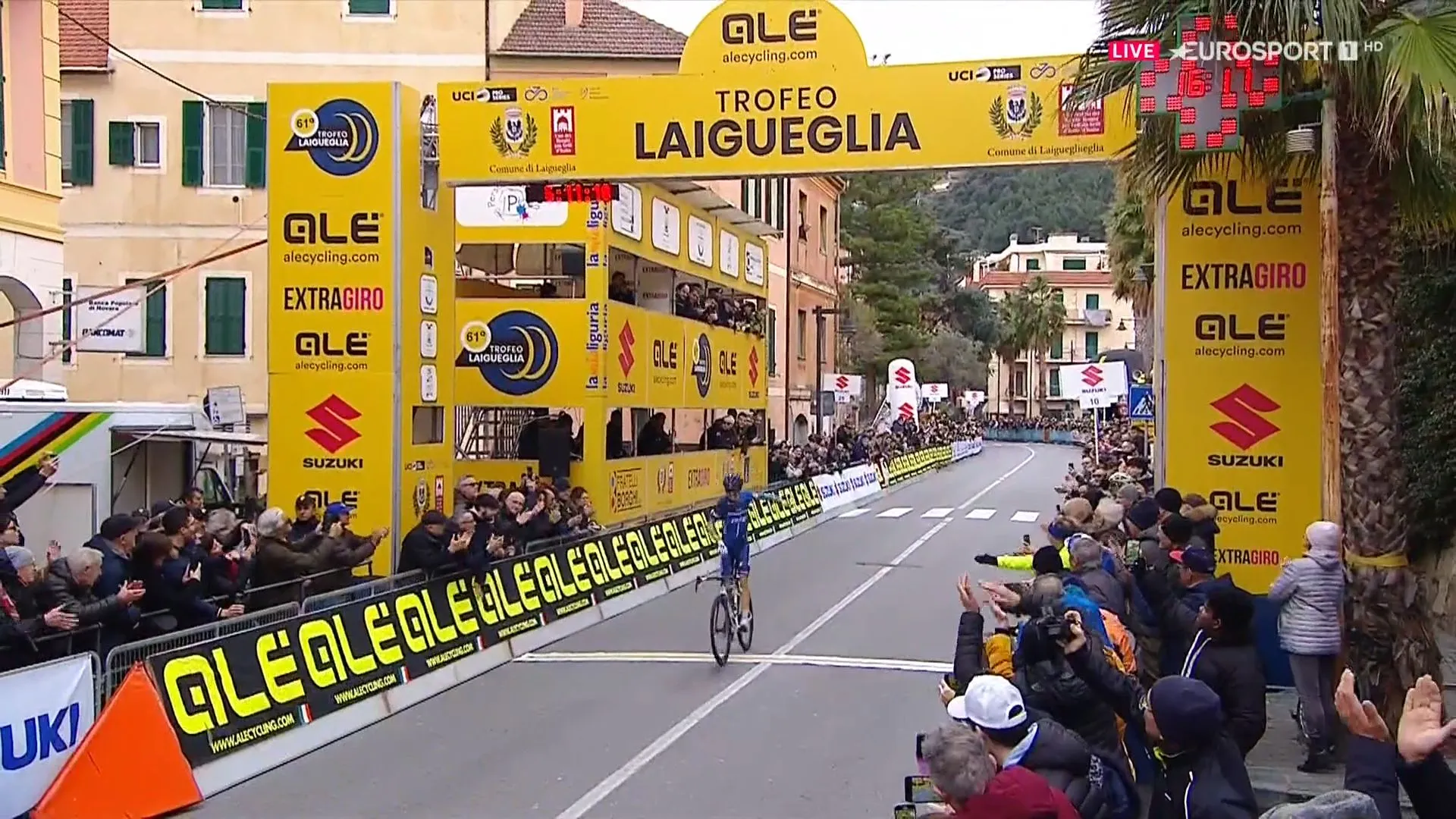 Lenny Martinez zeigt weiterhin sein Potenzial mit einem brillanten Solosieg bei der Trofeo Laigueglia 2024; Jan Christen auf grandiosem dritten Rang