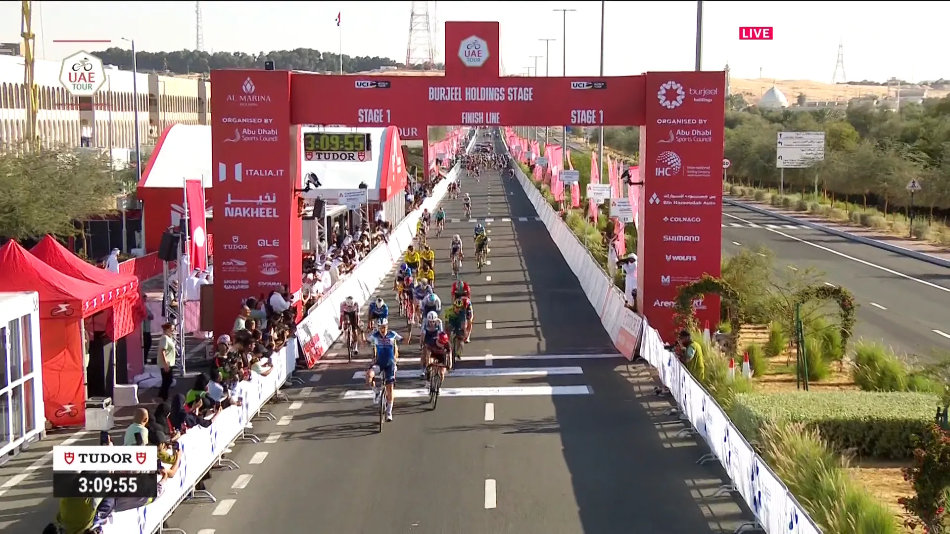 UAE Tour 2024: Tim Merlier gewinnt die 1. Etappe vor De Kleijn und Mareczko; massiver Sturz im Schlussspurt; Sam Welsford 5. und Bauhaus auf der 9