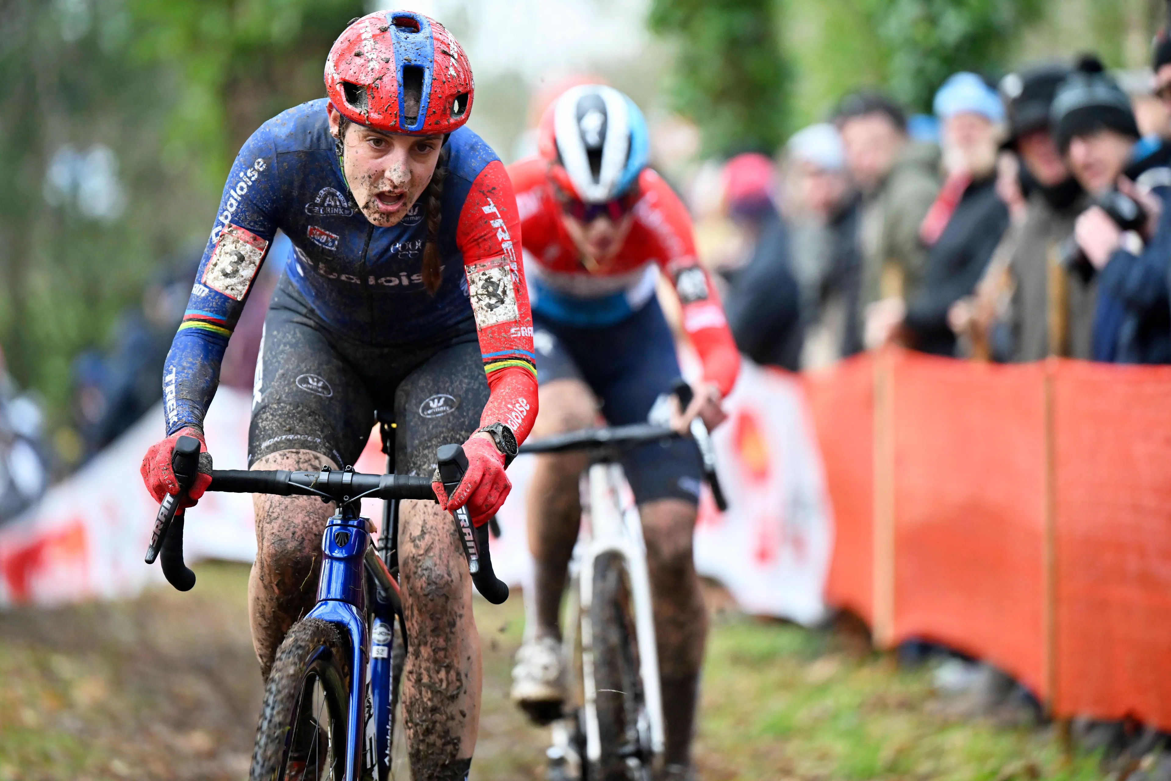 Lucinda Brand besiegt Ceylin del Carmen Alvarado und gewinnt den Superprestige Diegem Cross