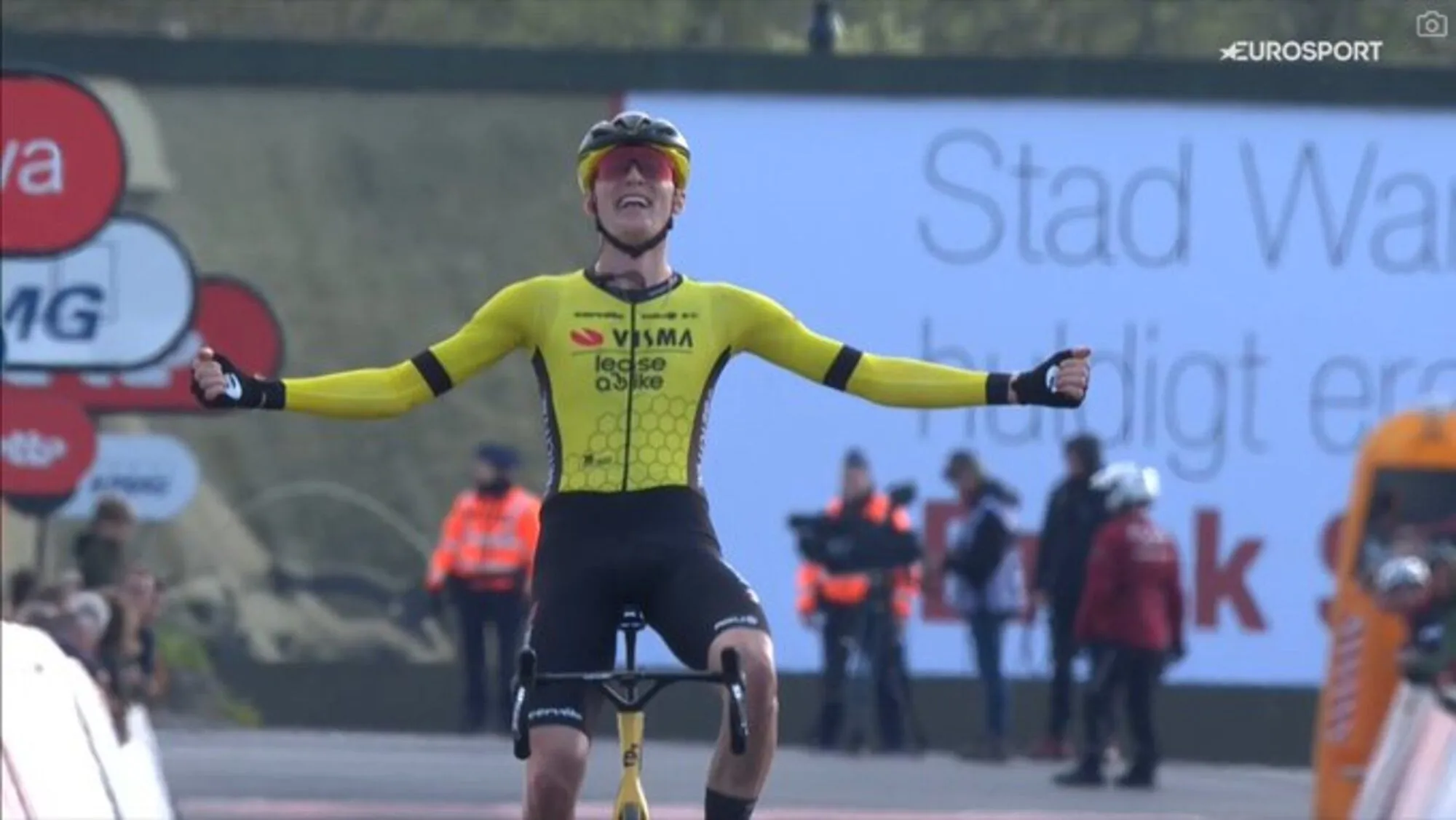 "Sollen wir dann einfach das Handtuch werfen?" - Matteo Jorgenson antwortet auf die Kritik an seiner Attacke nach dem Sturz bei Dwars Door Vlaanderen 2024