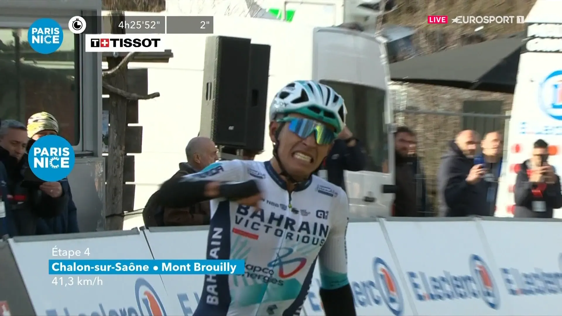 Santiago Buitrago gewinnt im Alleingang die 4. Etappe bei Paris-Nice 2024; Gall 6. , Roglic 7. ; Luke Plapp holt sich das Maillot Jaune