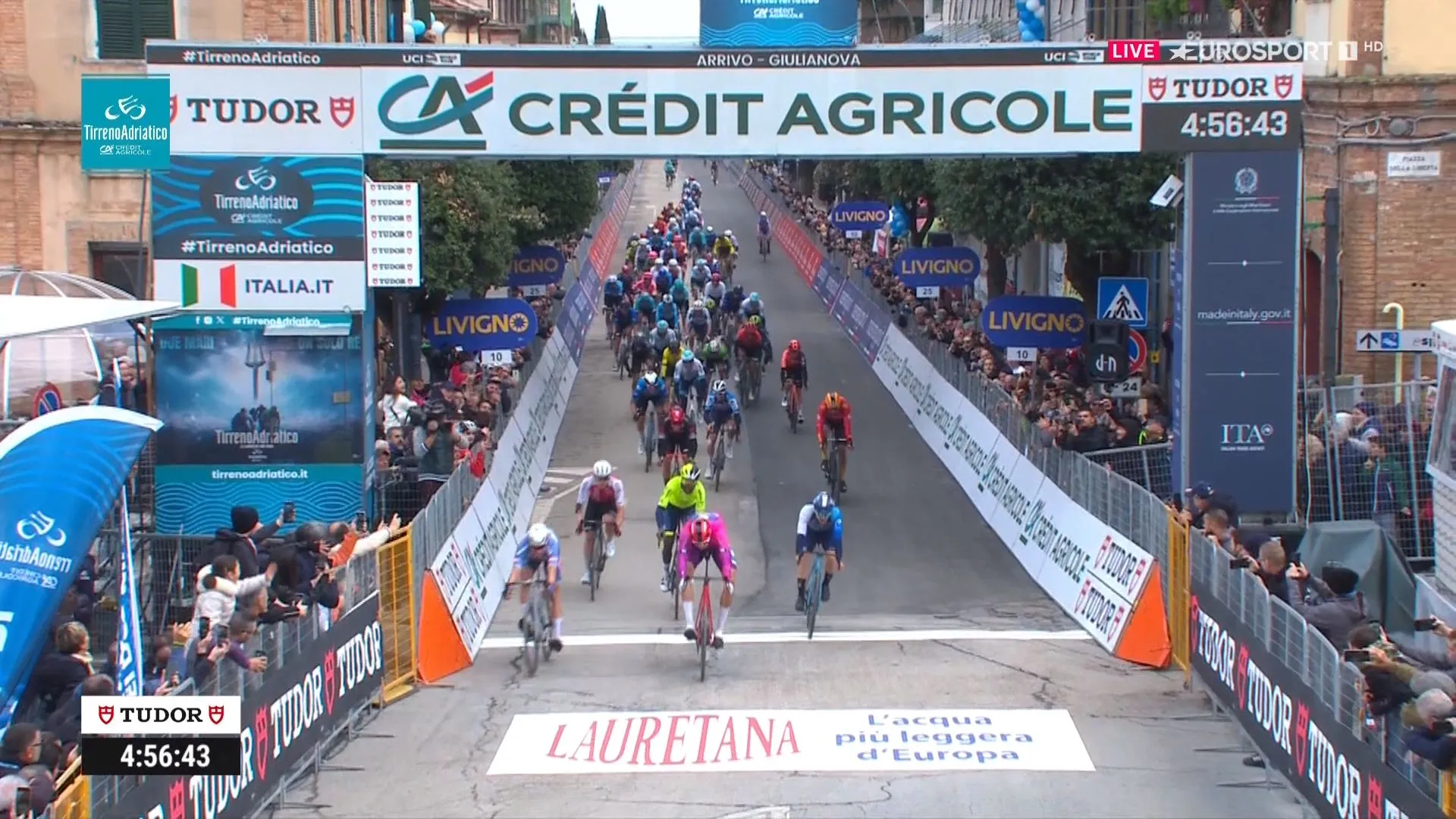 Jonathan Milan gewinnt und stiehlt Juan Ayuso das Maglia Azzurra bei Tirreno Adriatico 2024; Mayrhofer auf 6. Platz