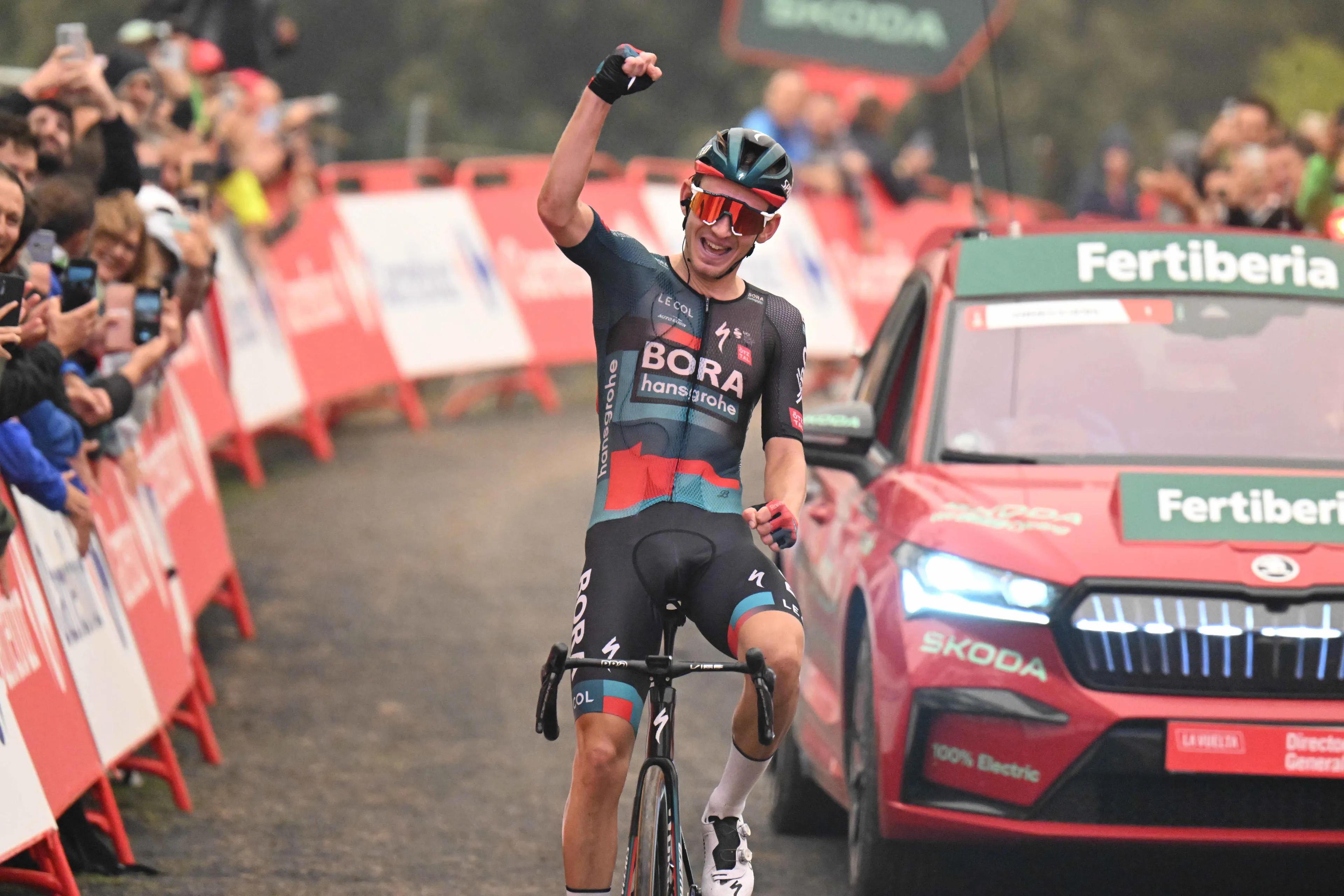 Lennard Kämna: "Ich bin überglücklich, dass der erste Schritt meiner Genesung heute abgeschlossen ist" - Kämna beginnt Reha in Hamburg