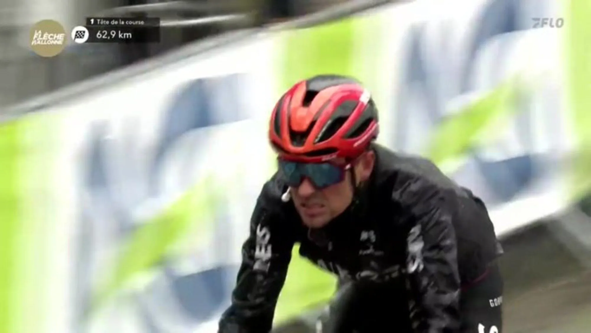 VIDEO: Marc Hirschi, Tom Pidcock, Mattias Skjelmose und weitere Favoriten im Kampf gegen die kalten und nassen Bedingungen bei La Fleche Wallonne 2024