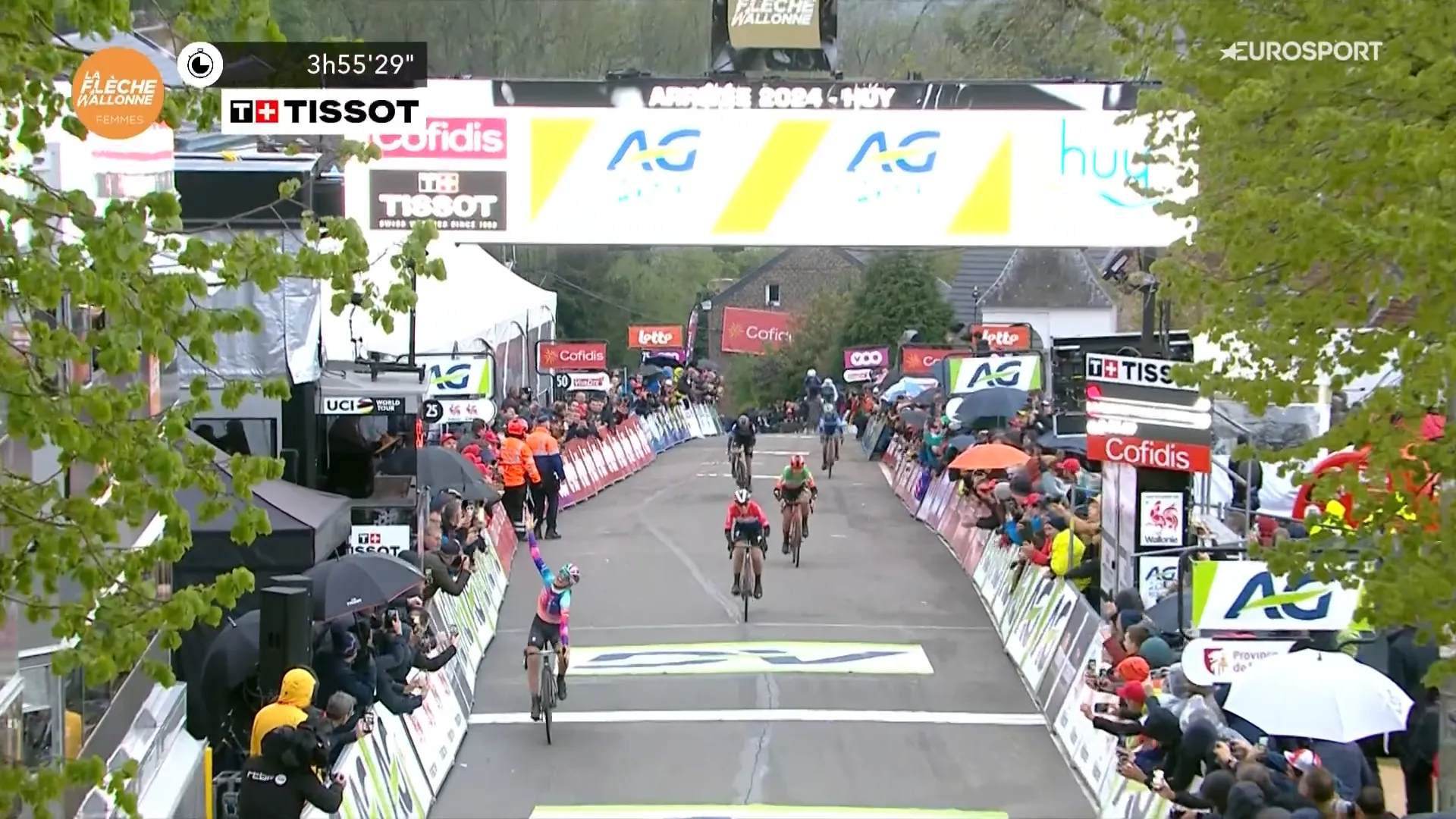 Katarzyna Niewiadoma holt sich den ersten Straßensieg seit 2019 mit einem fulminanten Anstieg der Mur de Huy bei La Fleche Wallone Feminine 2024