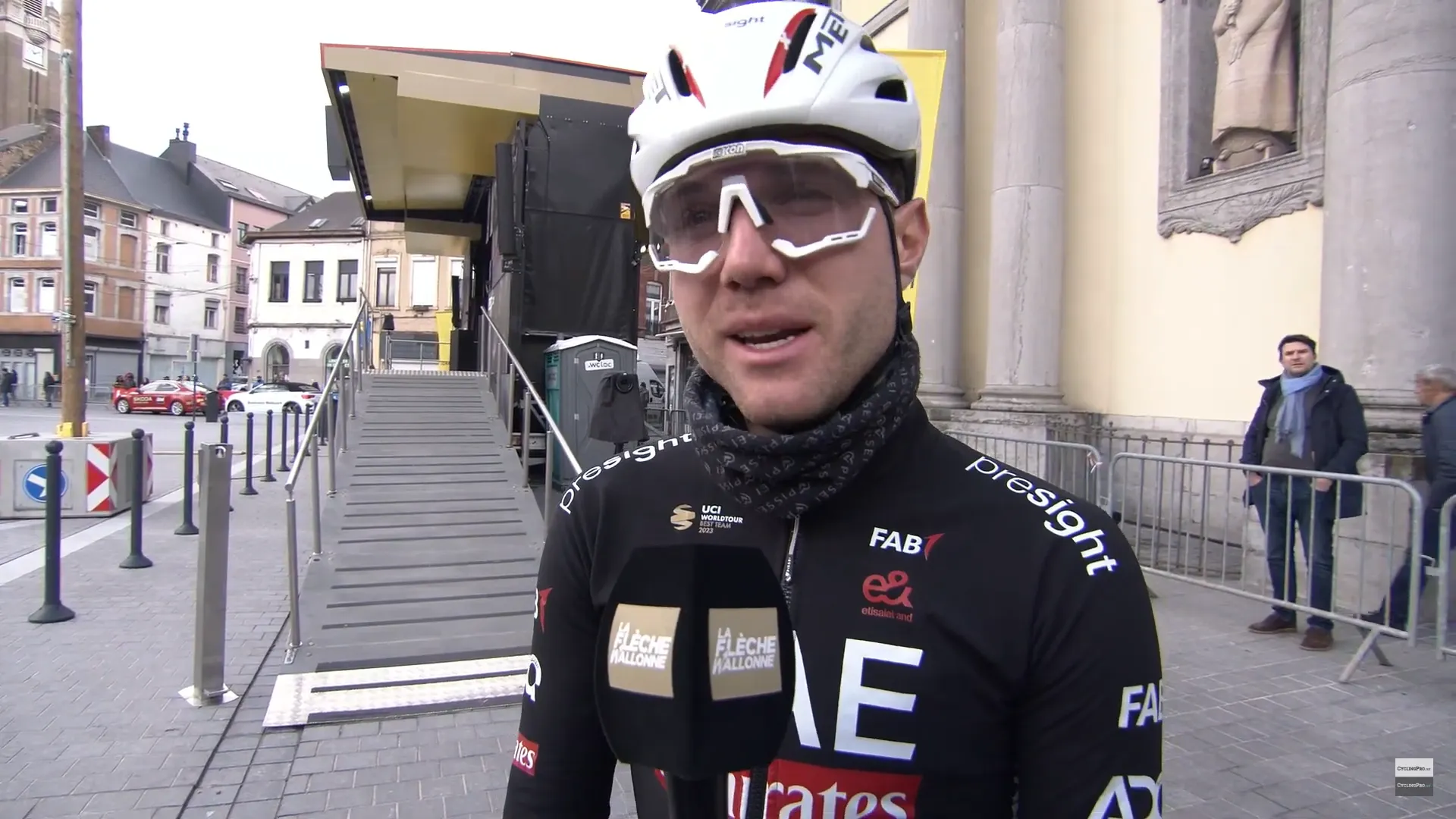 "Wir haben viele Karten im Team, die wir spielen können" - Marc Hirschi hofft, dass das UAE Team Emirates bei La Fleche Wallonne 2024 vom Zahlenspiel profitieren kann