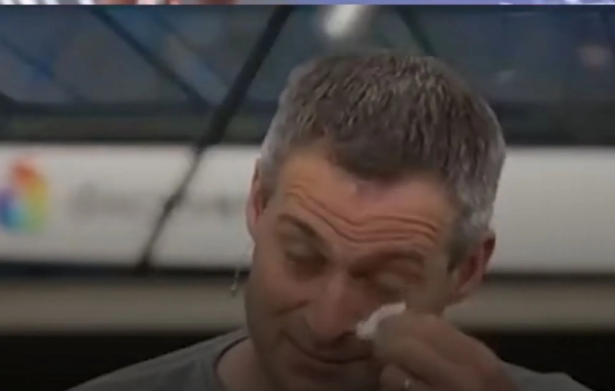 VIDEO: Georg Steinhausers Vater bricht nach dem Etappensieg seines Sohnes beim Giro d'Italia 2024 im Studio in Tränen aus