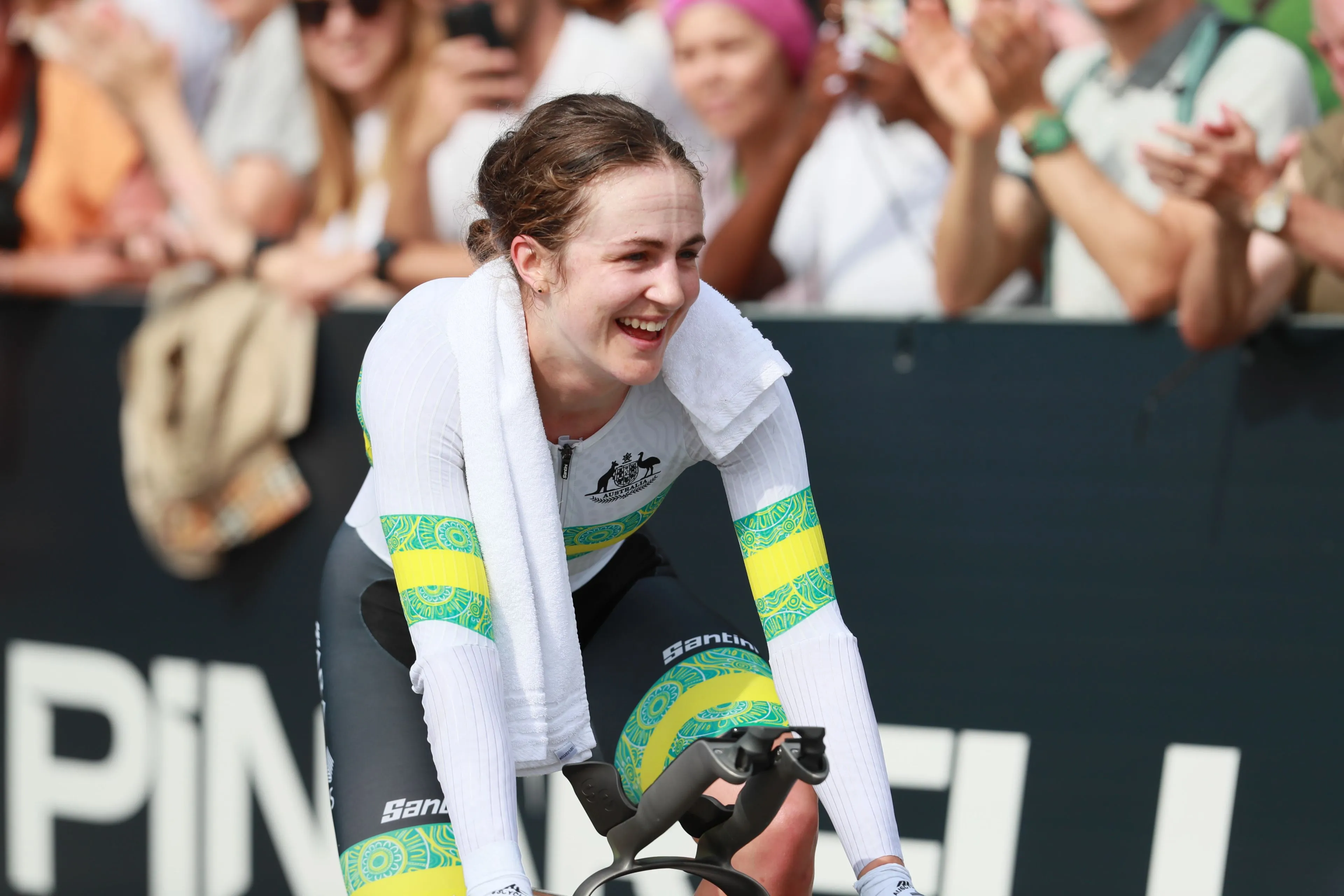 Matthews, O'Connor, Vine, Brown, Chapman und Roseman-Gannon holen Gold im Mixed-Staffelzeitfahren für Australien bei der Weltmeisterschaft 2024 - Deutschland auf Platz 2