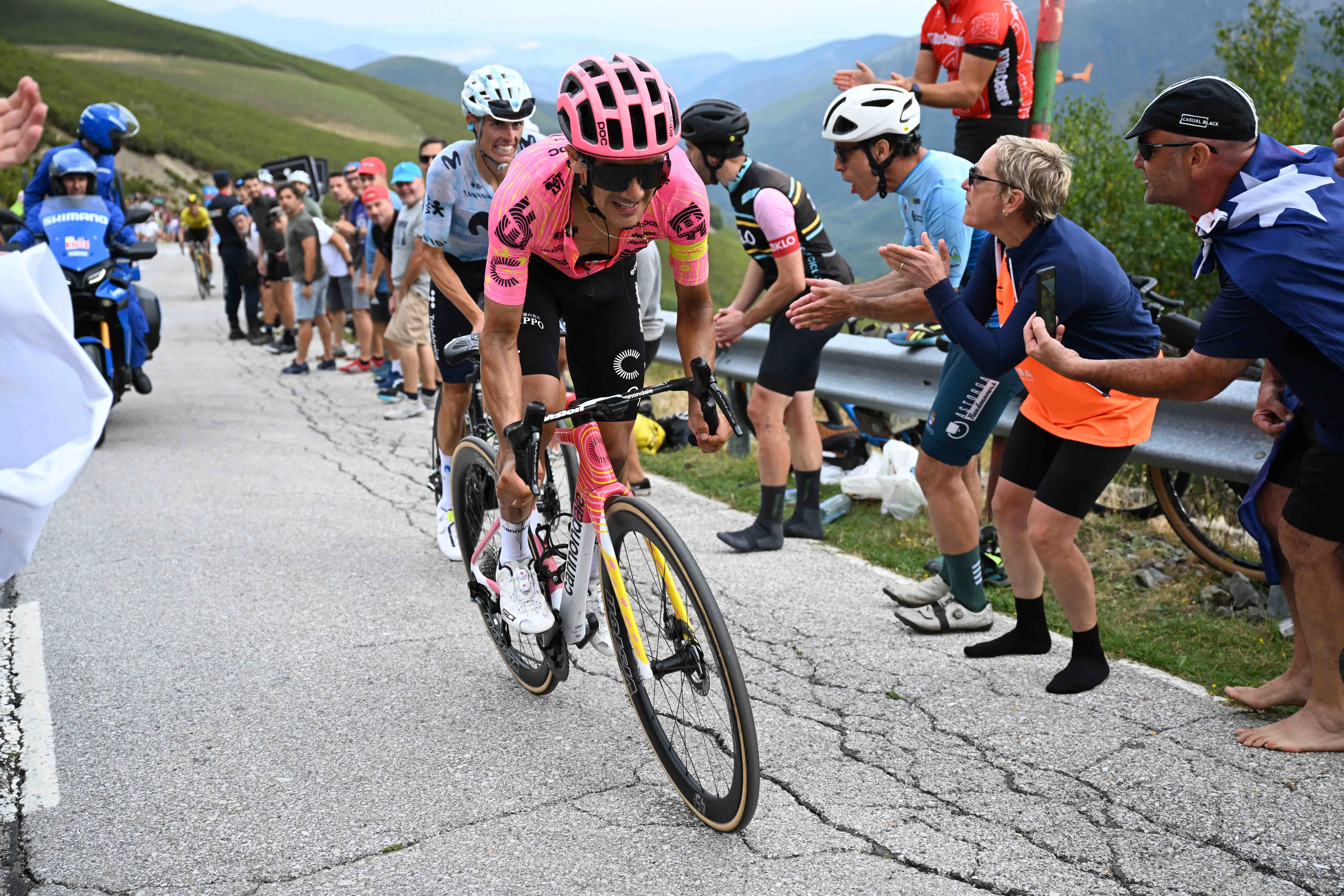 Richard Carapaz will die Vuelta gewinnen und sendet einen Warnschuss: "Wir wollen um den Titel kämpfen und das war der erste Schritt"
