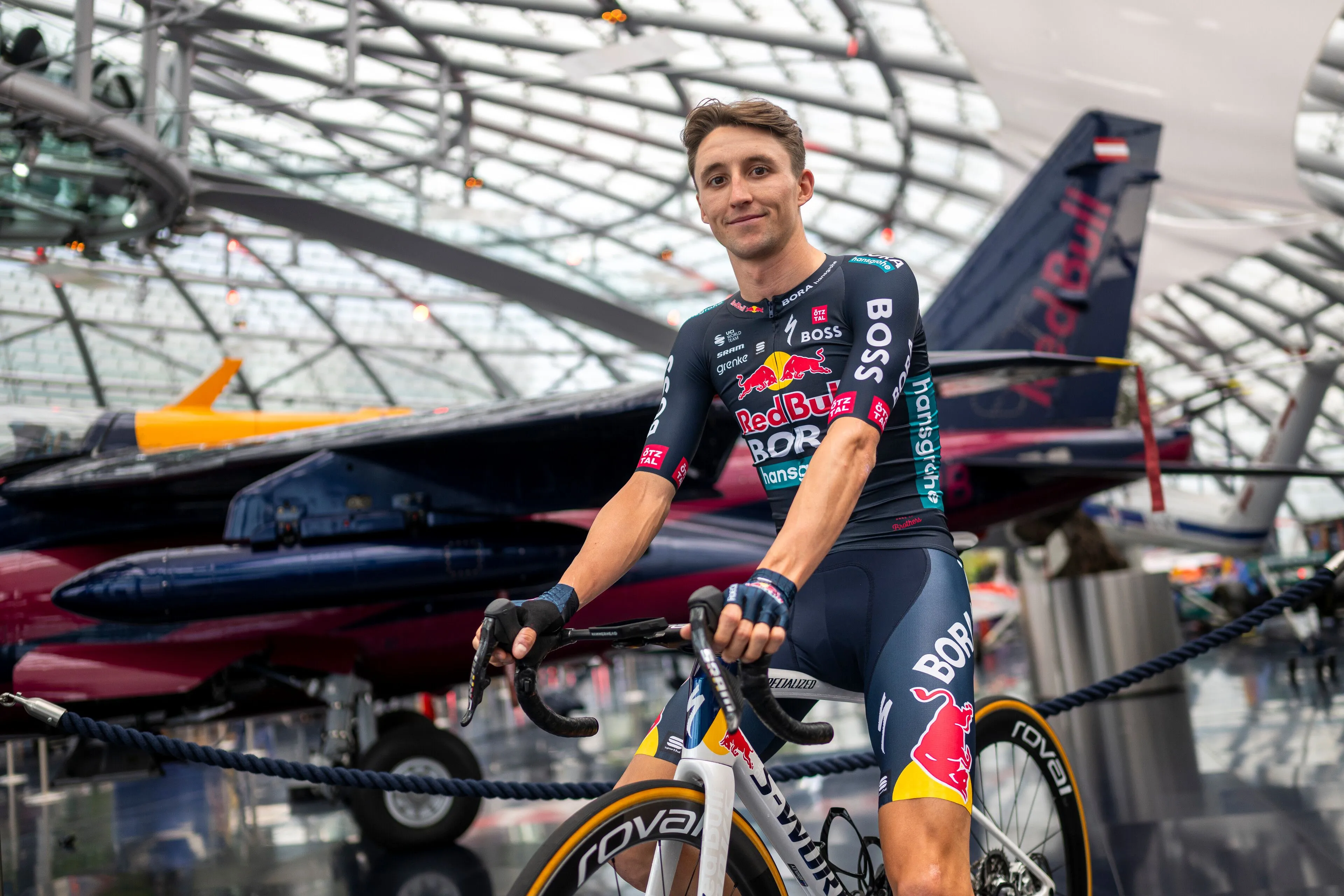 "Wir glauben, dass er wieder eine Grand Tour gewinnen kann" - Jai Hindley ist optimistisch, dass er bei Red Bull wieder zu seiner Bestform zurückfinden kann - BORA bietet volle Unterstützung