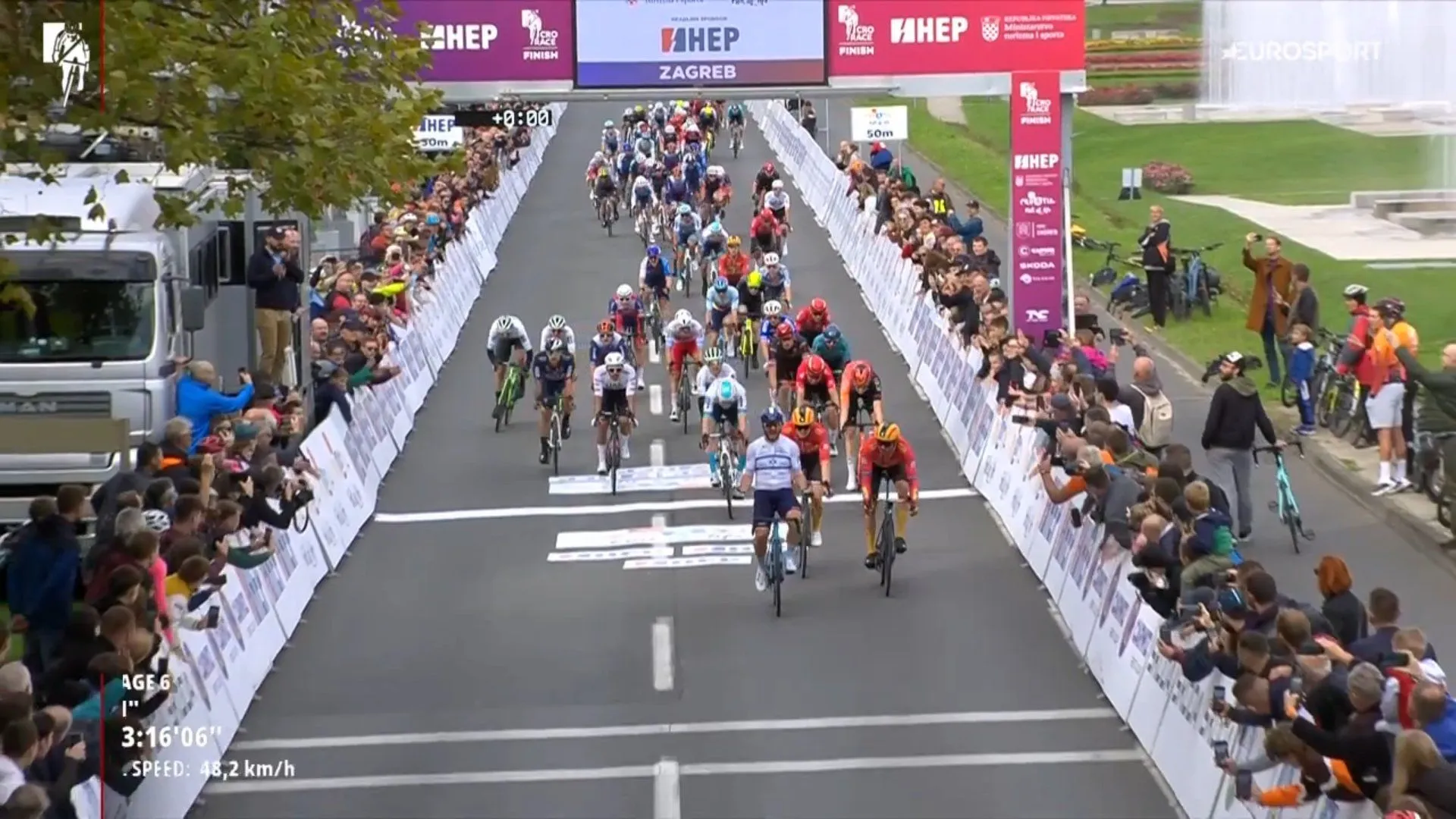 Der israelische Landesmeister Oded Kogut gewinnt die letzte Etappe des Cro Race 2024 vor Alexander Kristoff; Brandon McNulty gewinnt die Gesamtwertung