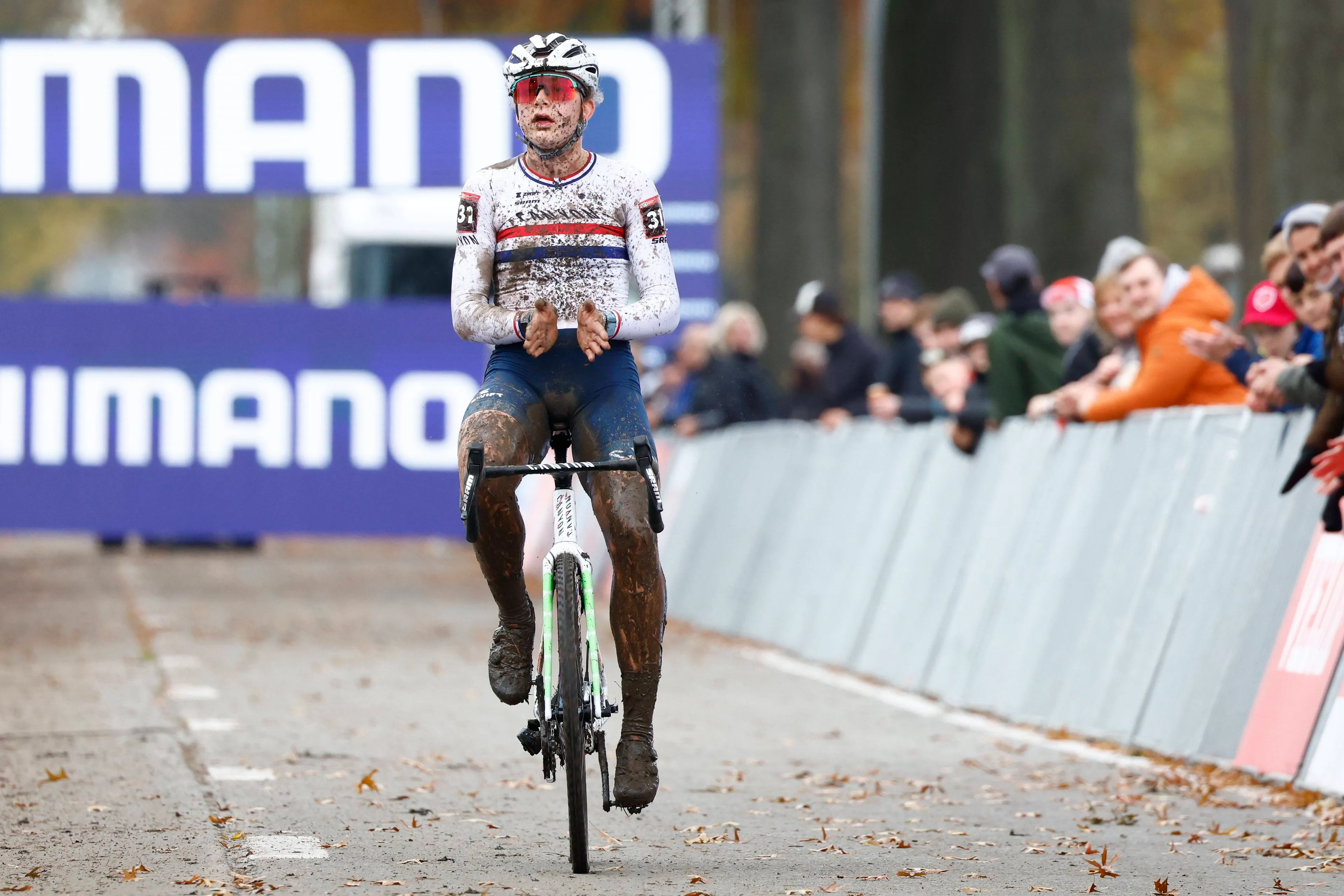 Der Radsport hat ein Familienduo weniger, denn Zoe Bäckstedt geht getrennte Wege: "Ich glaube, er ist glücklich"