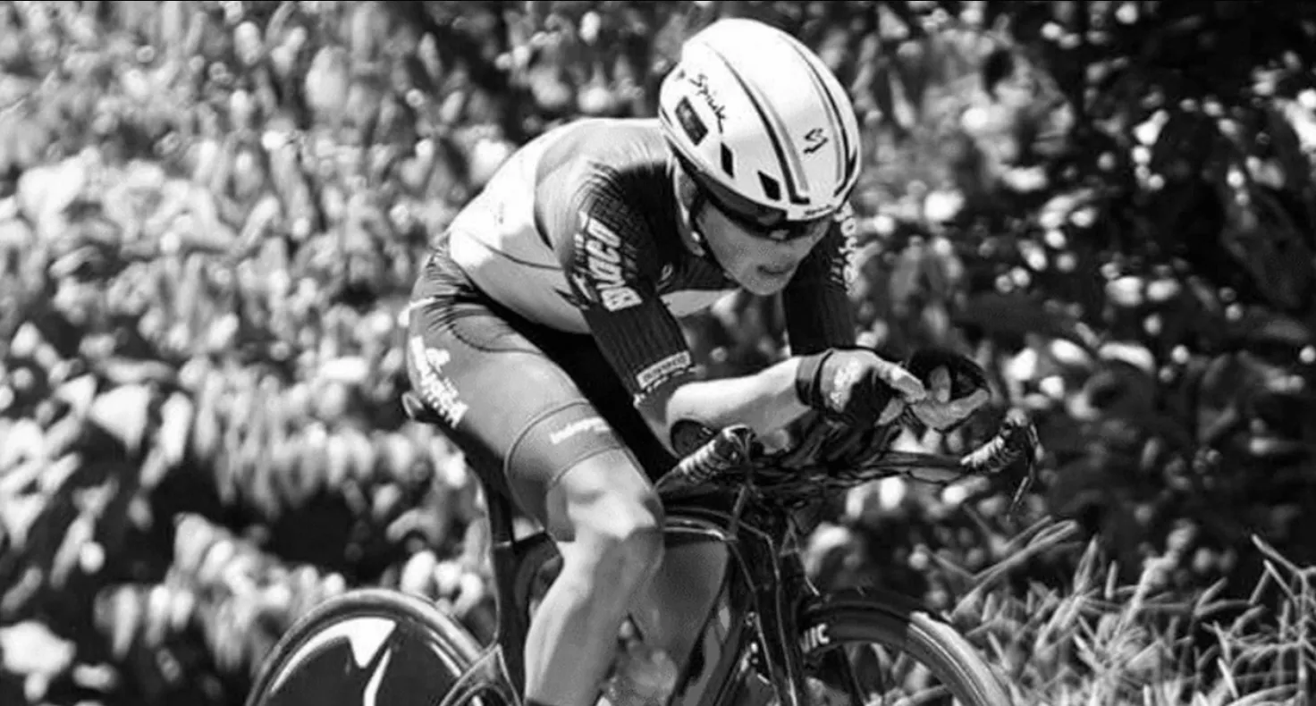 Junger kolumbianischer Radfahrer stirbt nach Zusammenstoß mit einem Auto