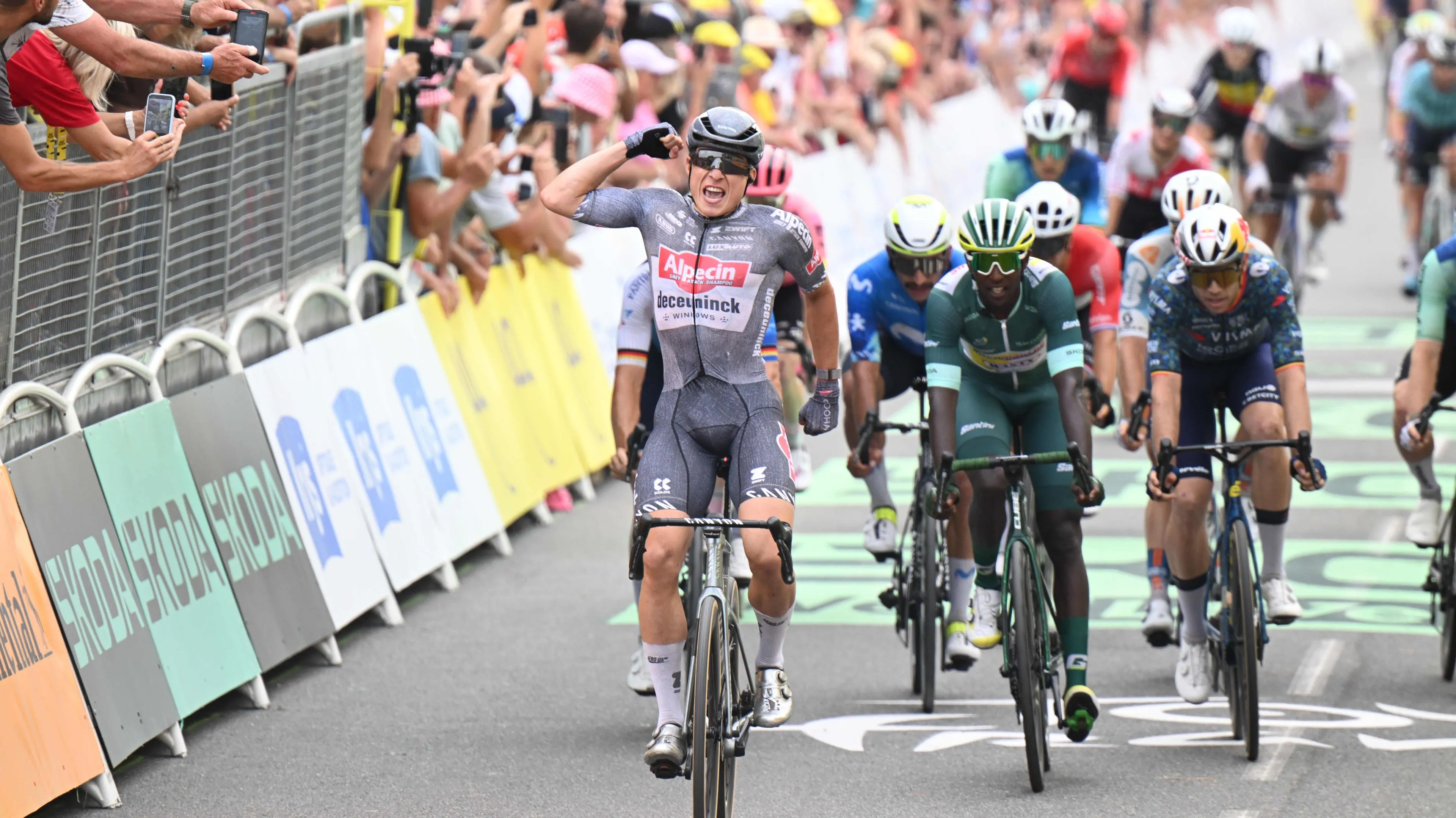 Jasper Philipsen gewinnt Kuurne - Bruxelles - Kuurne! Kooij, Merlier, Milan alle von belgischem Sprinter besiegt