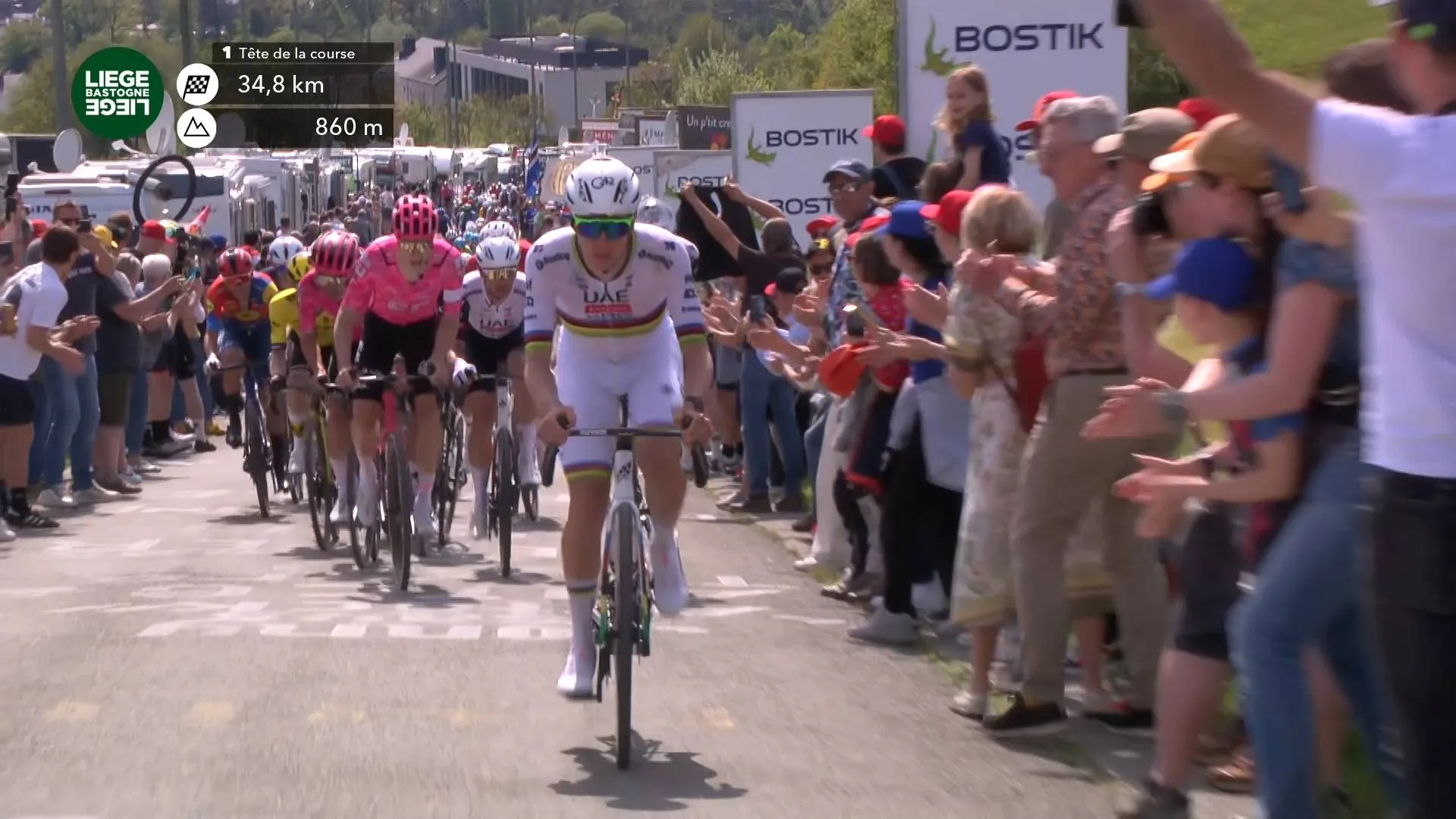 VIDEO: Tadej Pogacar attackiert an La Redoute und distanziert mühelos die Konkurrenz – Remco Evenepoel resigniert
