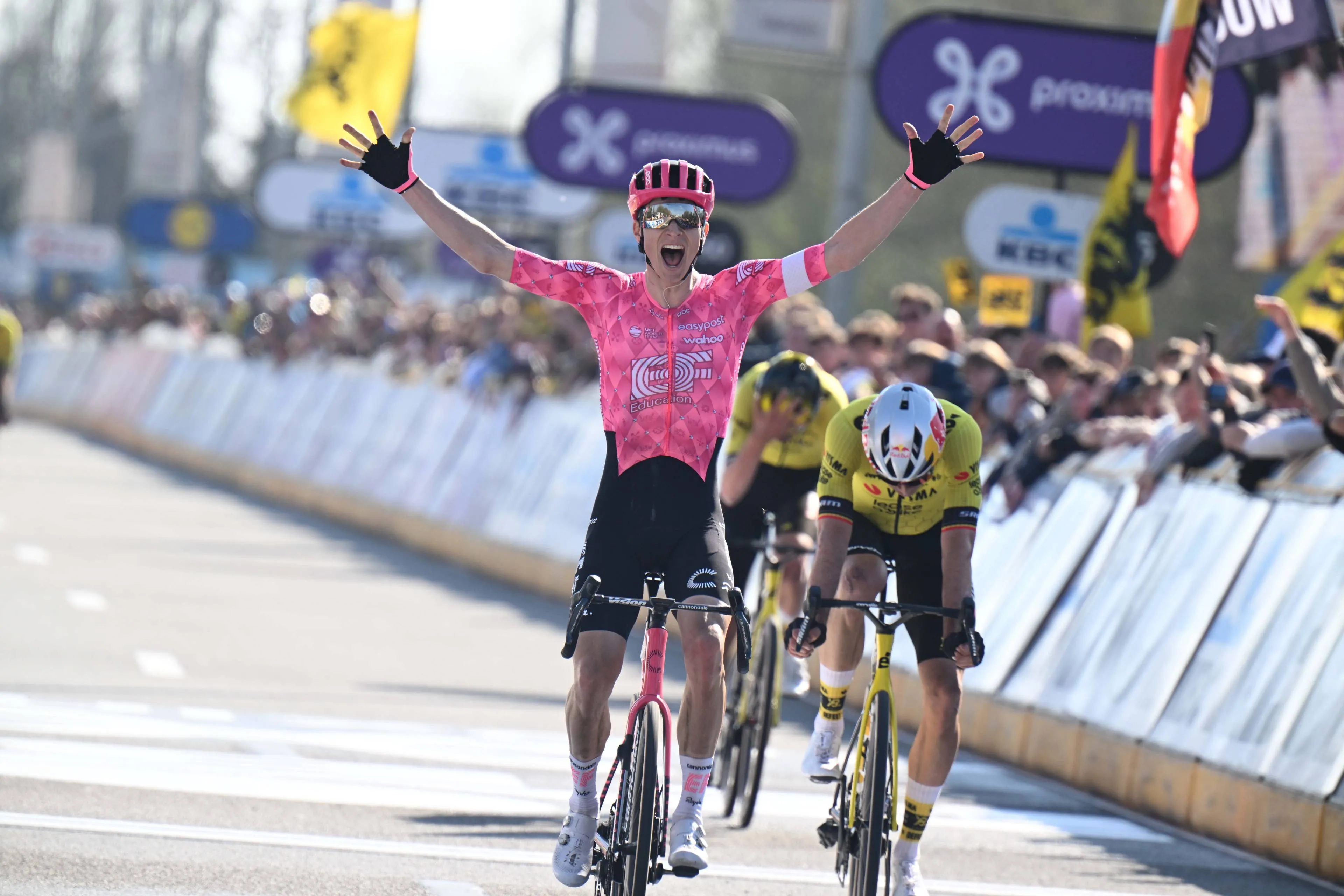 Neilson Powless über Wout van Aert: "Jedes Jahr hat er Pech, aber er schafft es immer wieder, auf das höchste Niveau zurückzukehren"