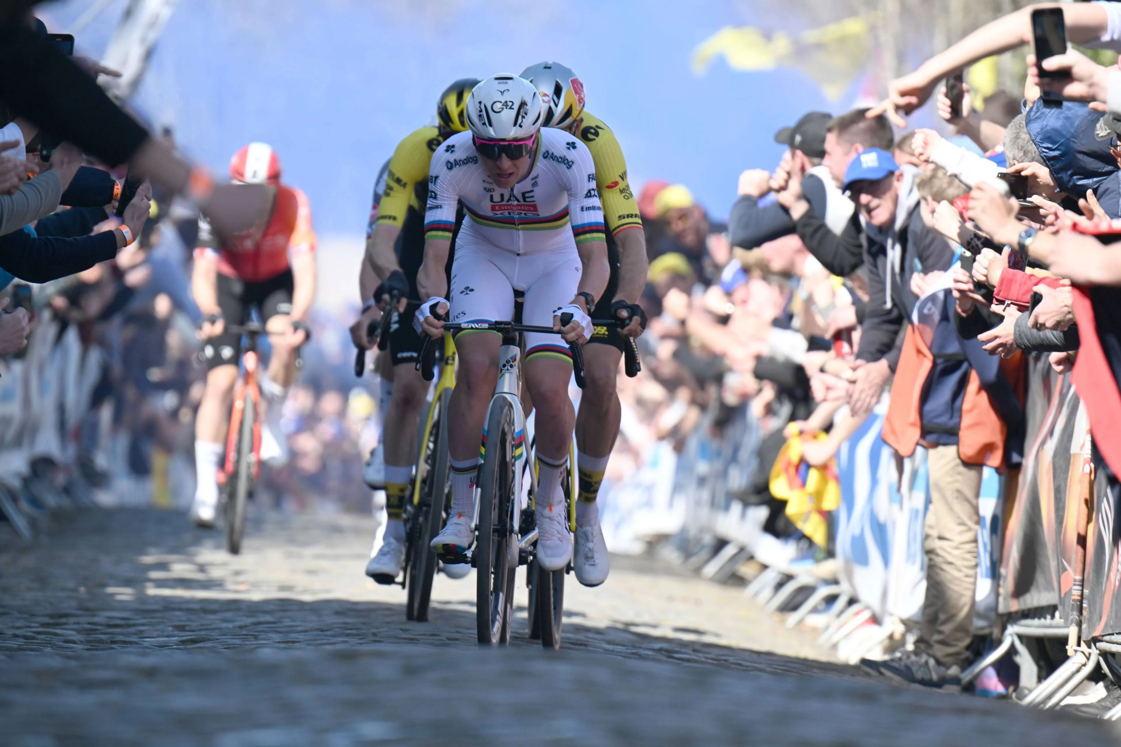 „Tadej kann alles gewinnen“ – António Morgado über seine Helferrolle in Flandern und Pogacars Chancen bei Paris-Roubaix