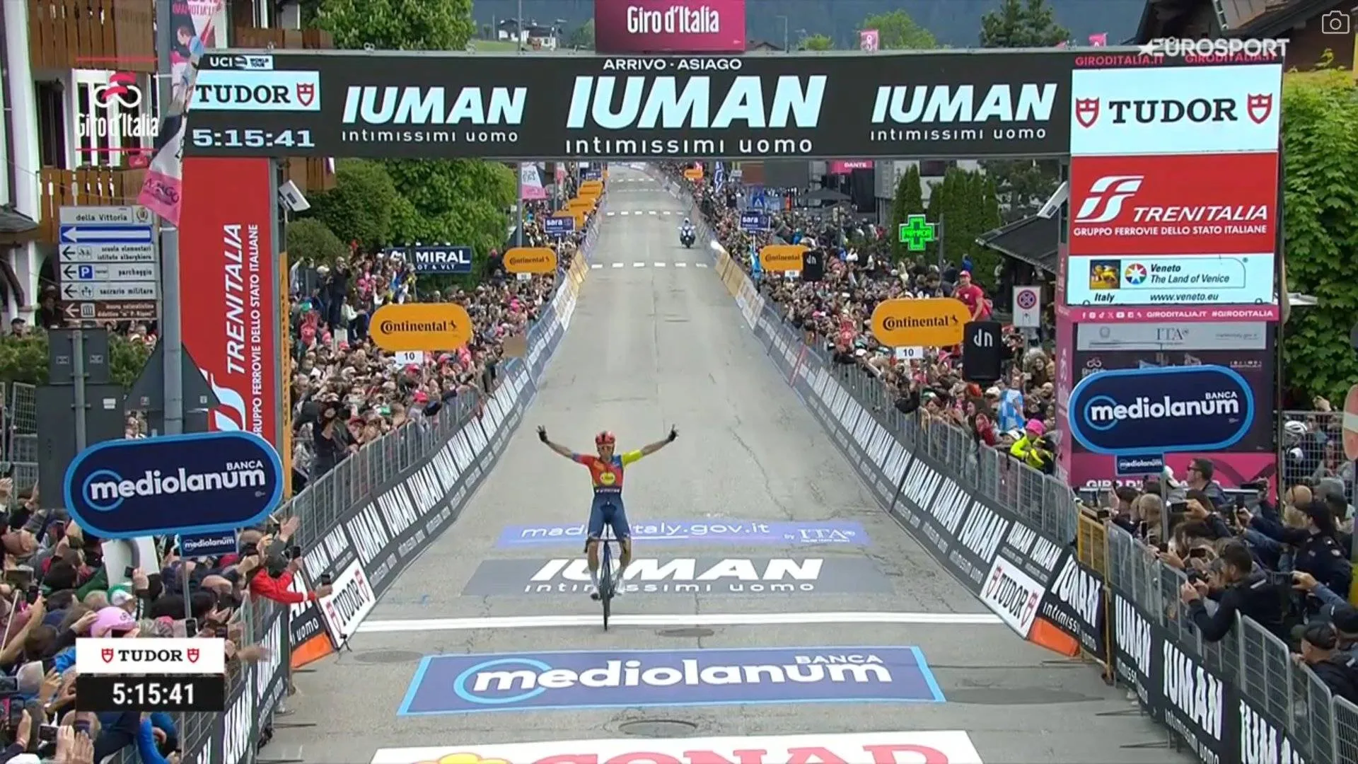 Giro d'Italia 2025 | Primoz Roglic bricht zusammen und Carlos Verona beschert Lidl-Trek sensationellen 6. Sieg!