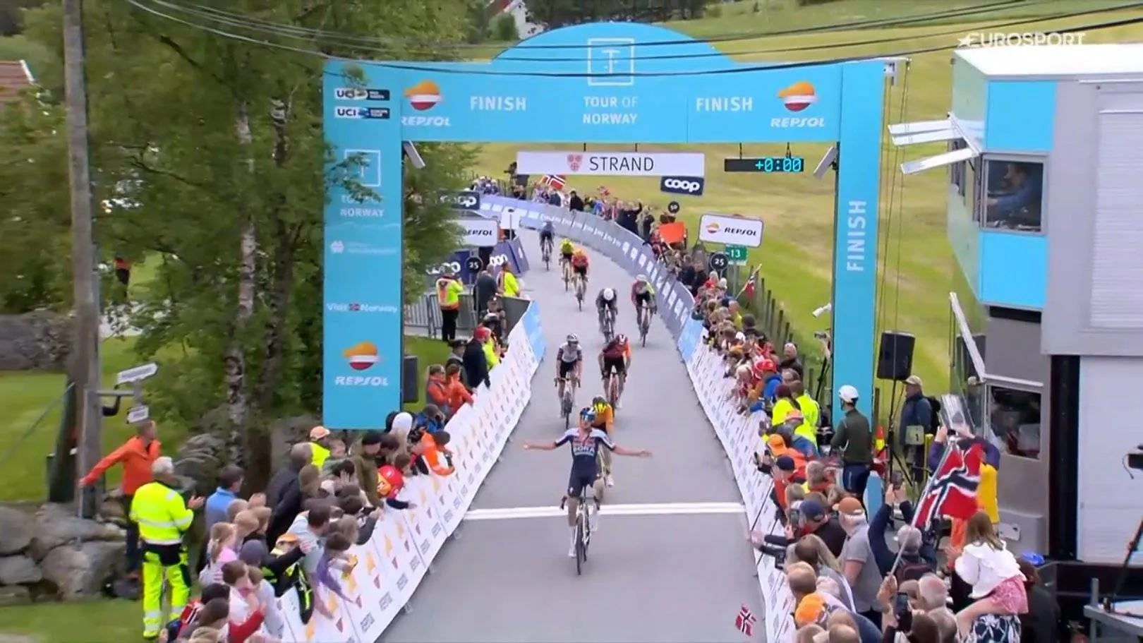 Maxim van Gils zurück auf der Siegerspur - Nach schwierigem Frühjahr gewinnt Red Bull - BORA - hansgrohe die Norwegen-Rundfahrt