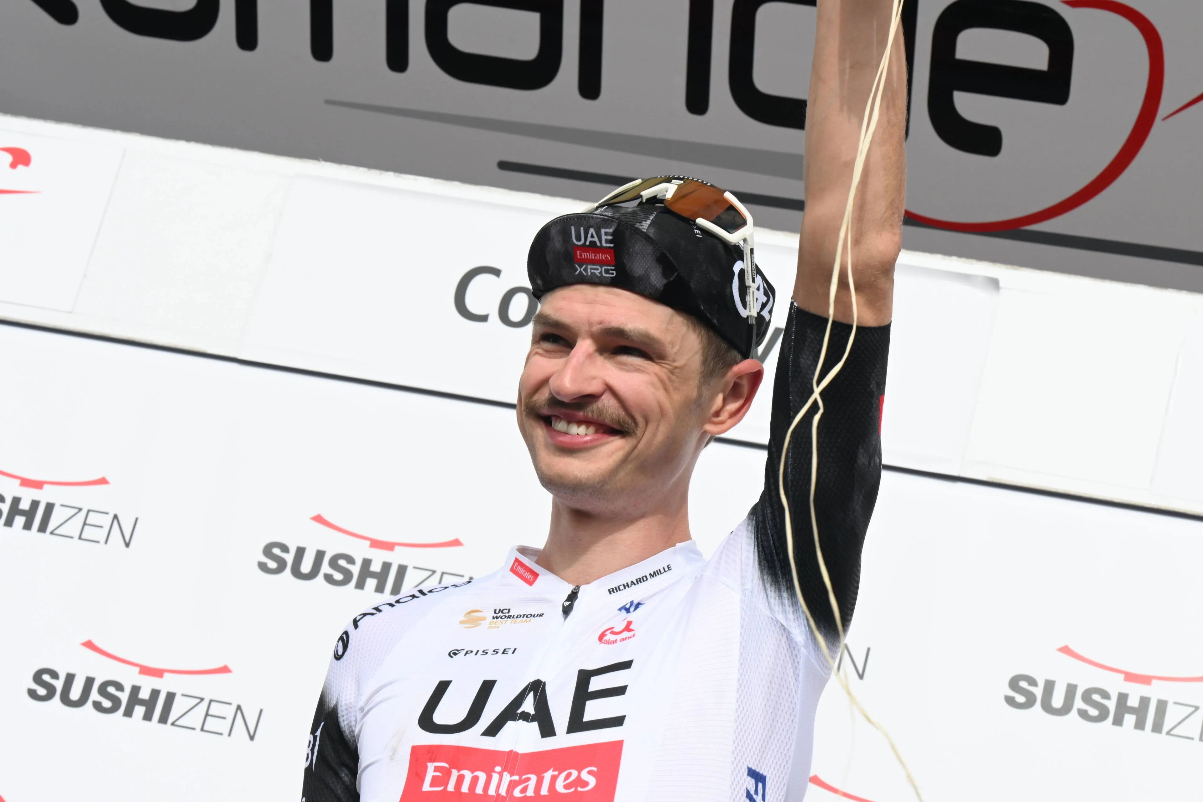 "Es ist ein neues Rennen" - Jay Vine vorsichtig, aber zuversichtlich vor der Herausforderung Giro d'Italia