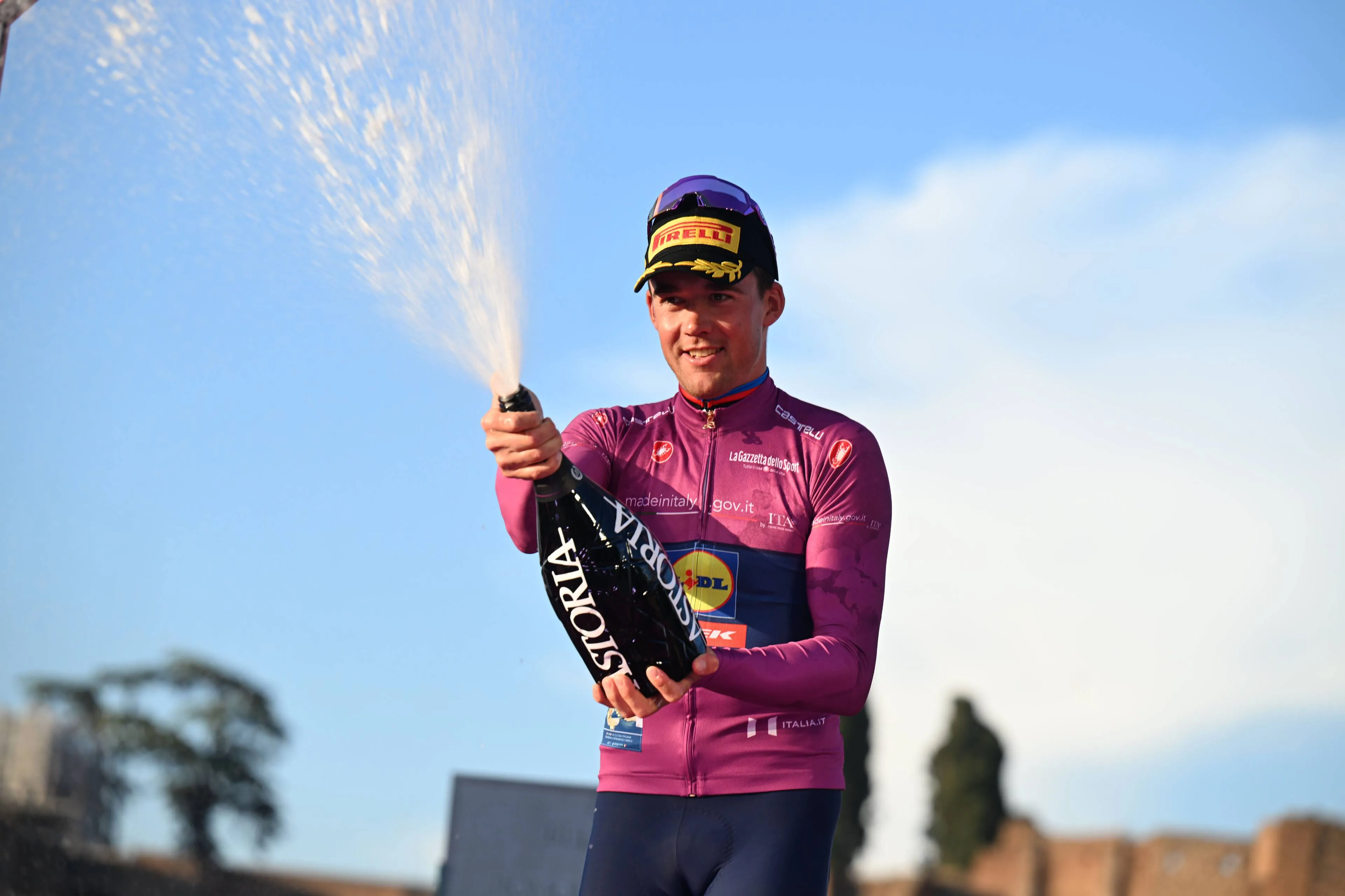 "Absolut verrückt" - Mads Pedersen bejubelt Lidl-Treks Giro-Sieg mit sechs Etappen und den Gewinn des Punktetrikots