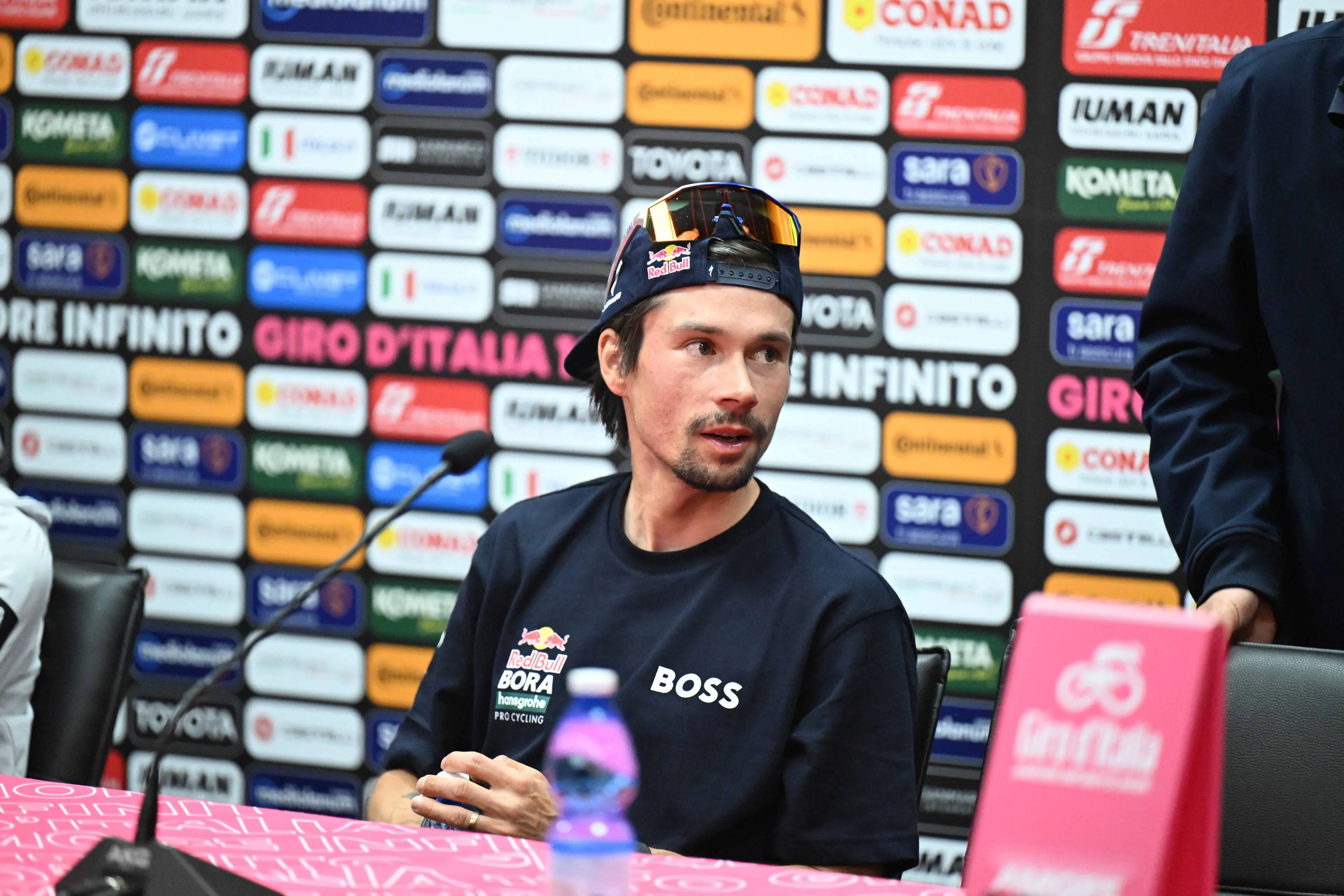 "Wenn etwas schief läuft, kommt er besser zurück – das ist seine Natur" - Rolf Aldag vertraut auf Roglic’s Comeback-Stärke