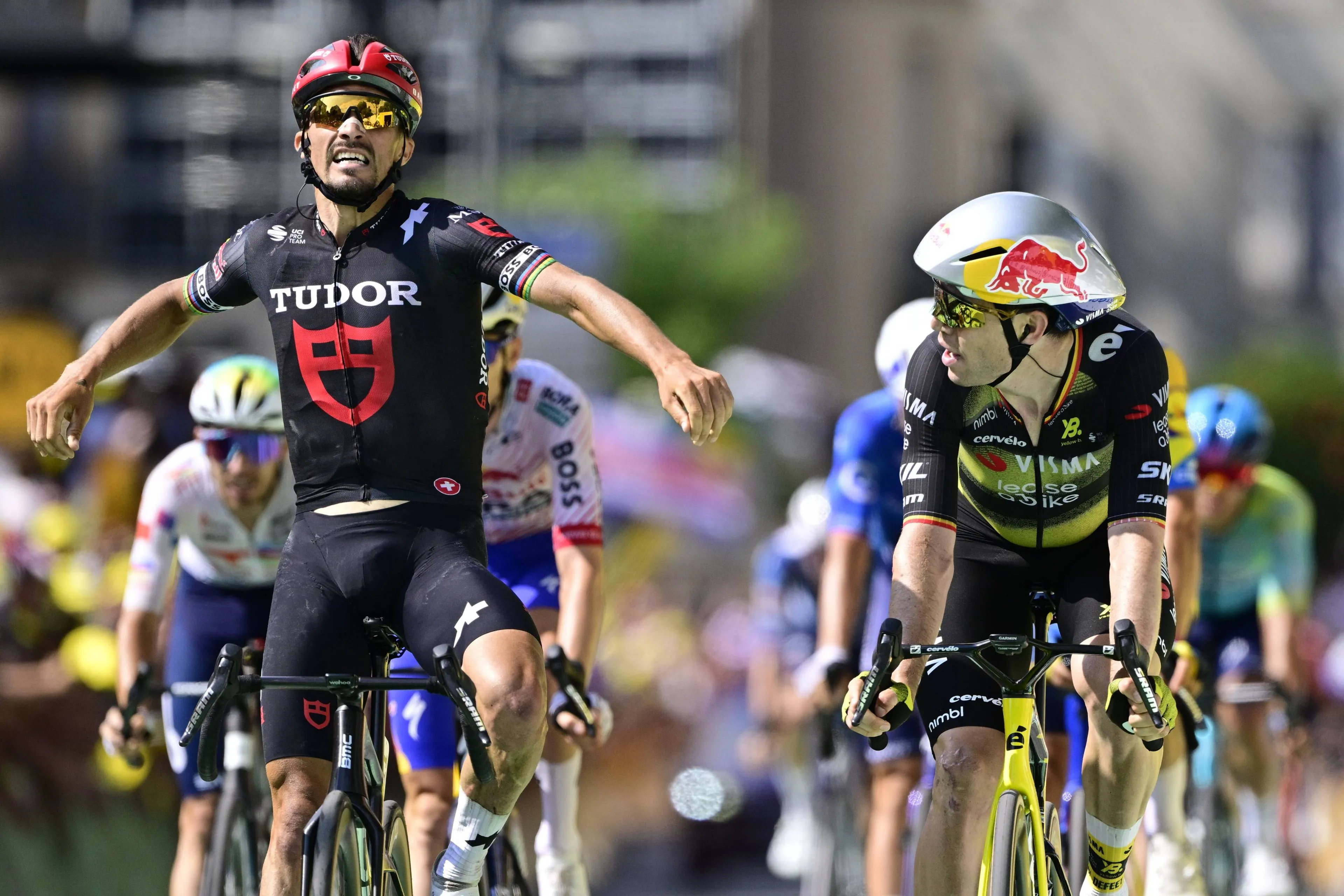 „Wie ein Idiot bin ich gesprintet, um zu gewinnen" - Julian Alaphilippe bricht das Herz, nachdem er die Ziellinie der Tour de France überquert hat