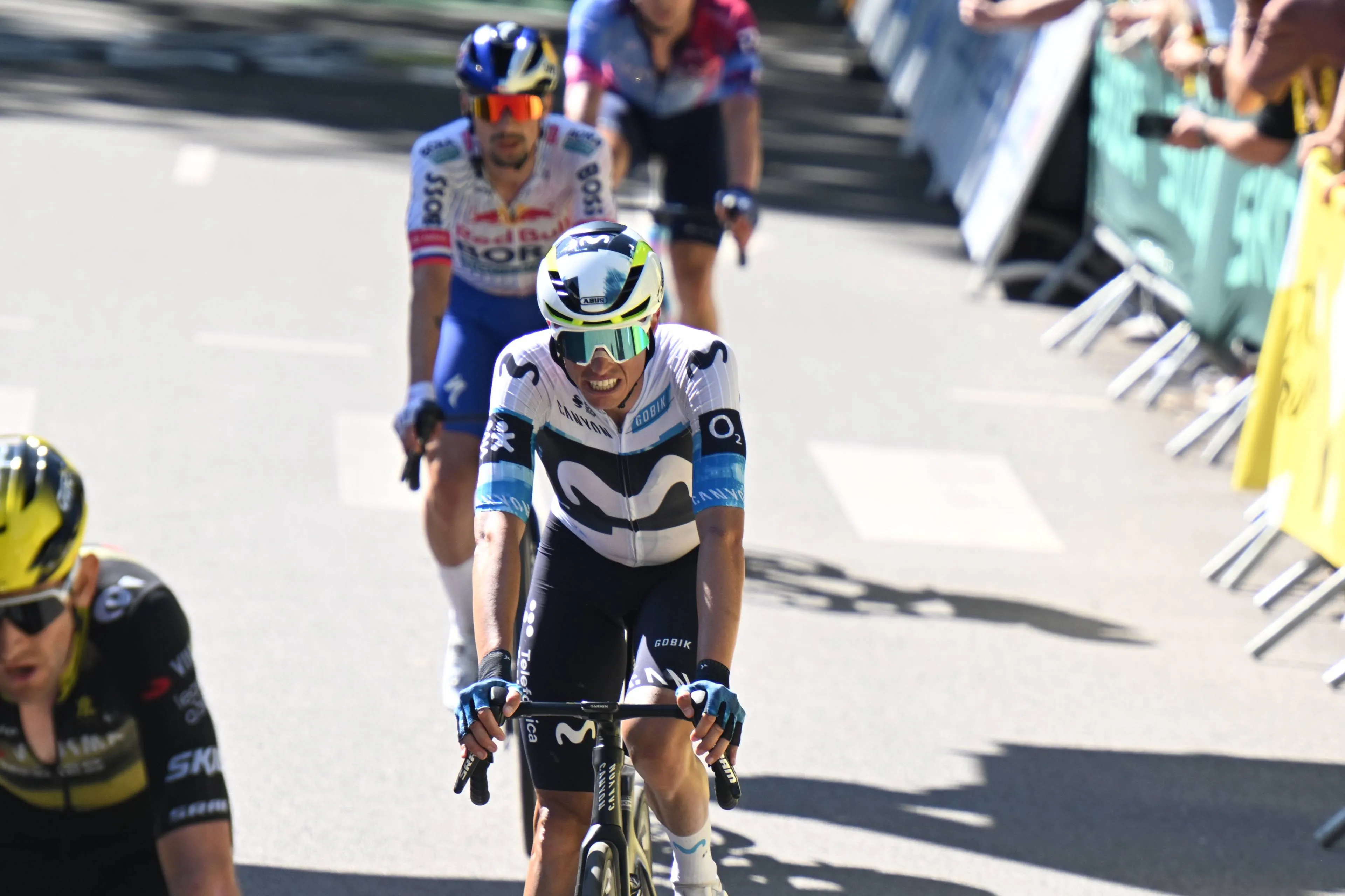 „Zeitfahren sind für uns ein Kampf“ – Enric Mas äußert Bedenken vor Etappe 5 der Tour de France 2025